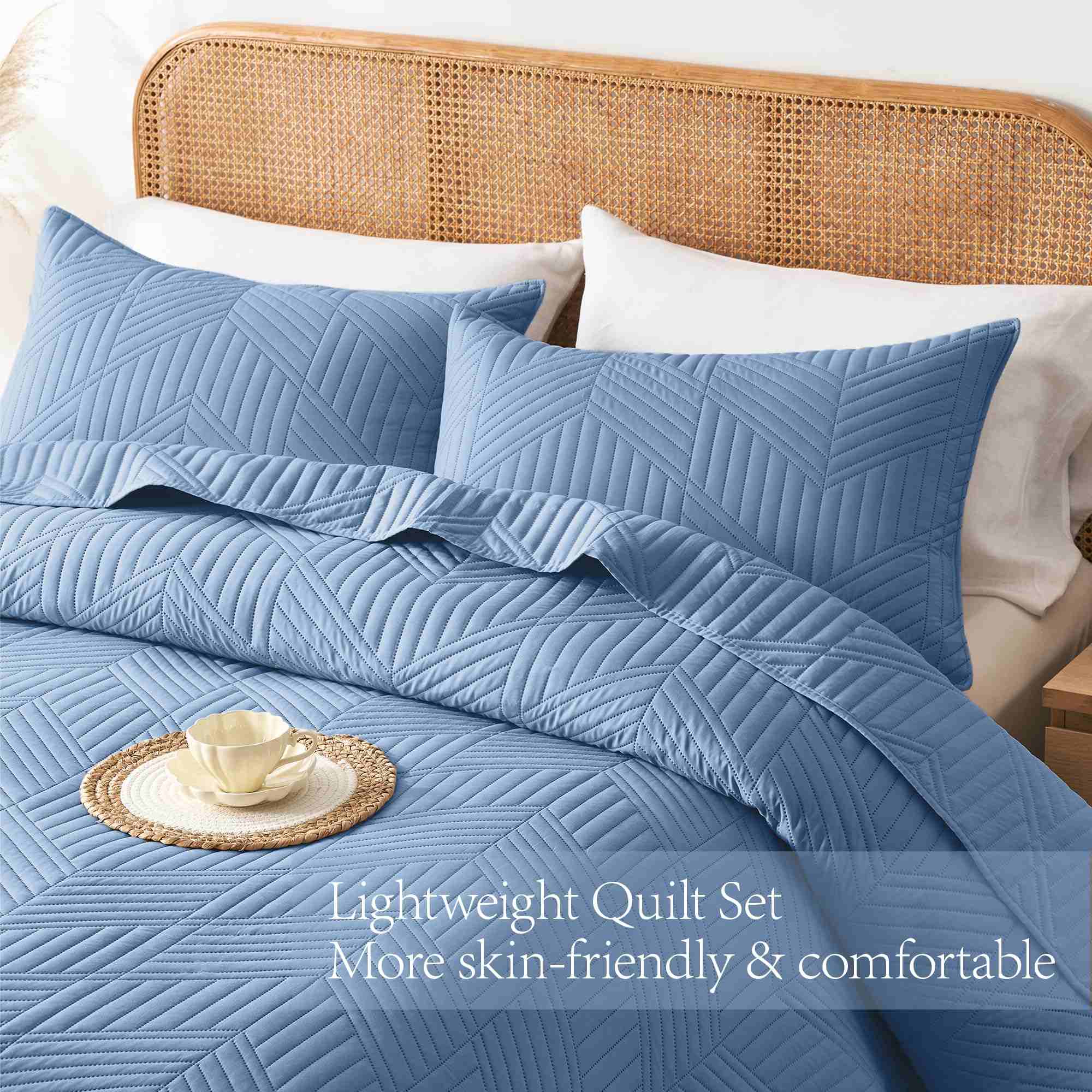 Modern Geometric Ultrasonic Bedspread Set – Lightweight, Reversible & Versatile