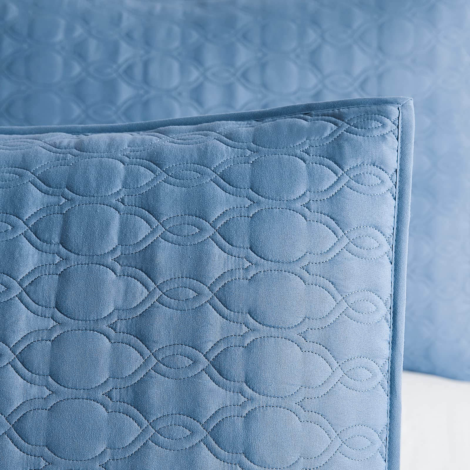 Microfiber Quilted Bedspread Set – Solid Color Geometric Stitch 3-Piece Collection