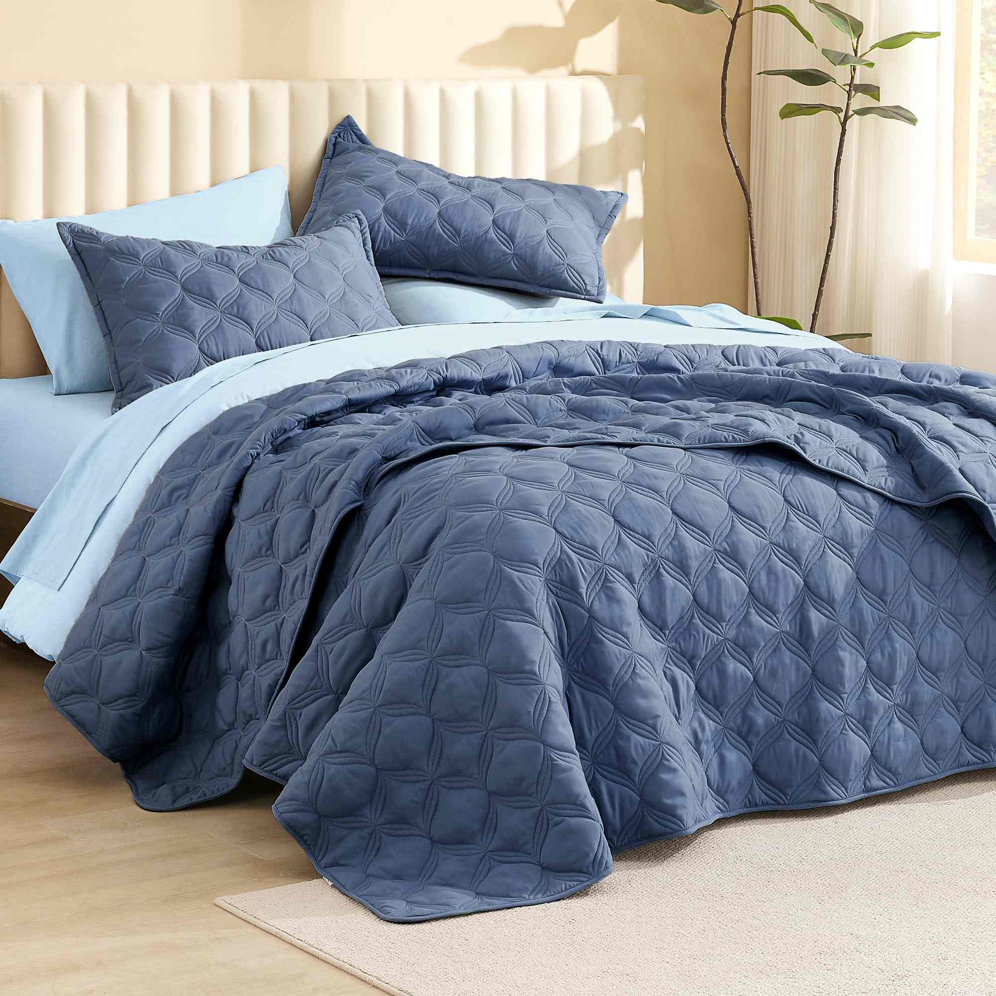 Diamond Quilted Bedspread Set – Classic Stitching & Lightweight Comfort