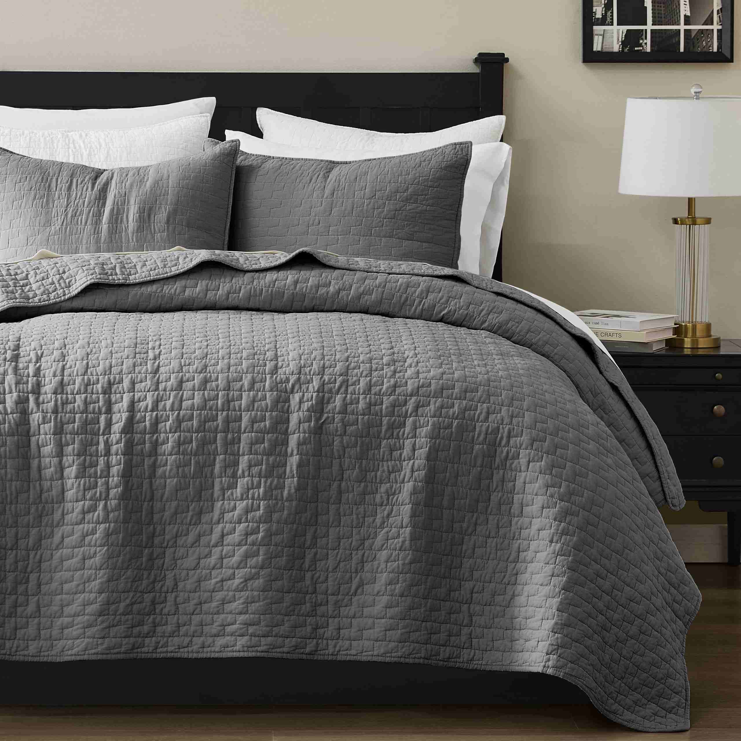 Pure Cotton Quilted Bedspread Set – Modern Pattern 3-Piece Bedding Collection