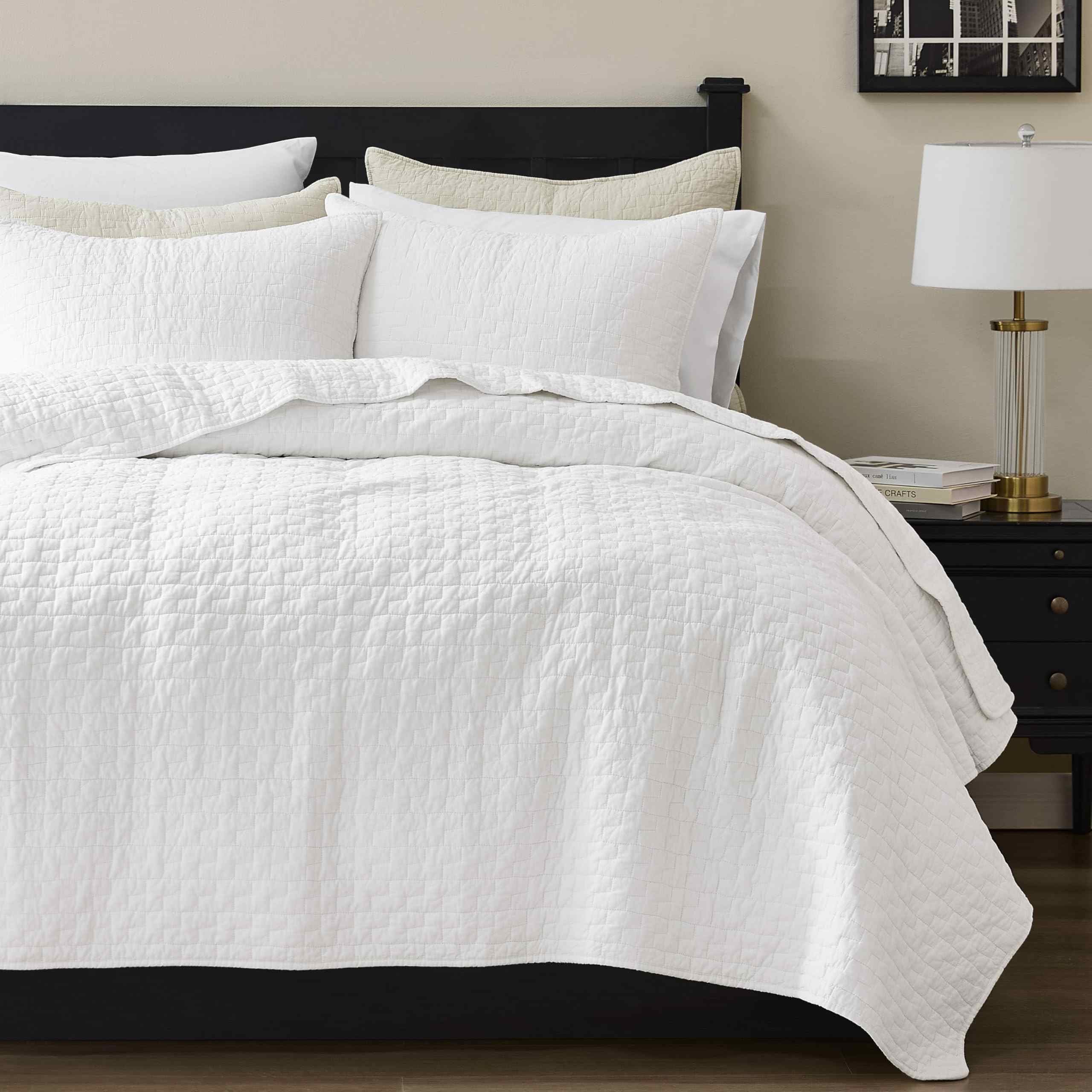 Pure Cotton Quilted Bedspread Set – Modern Pattern 3-Piece Bedding Collection