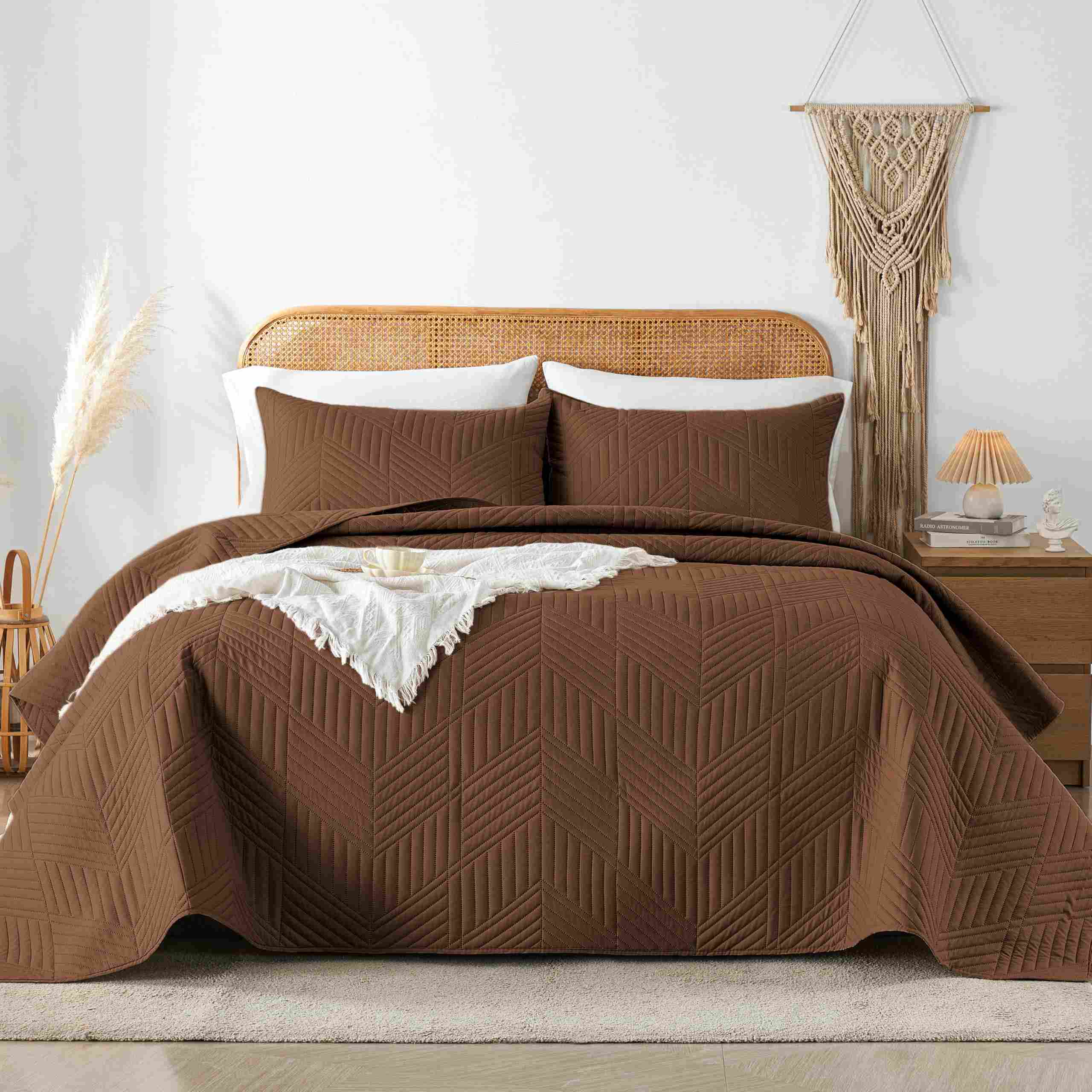 Modern Geometric Ultrasonic Bedspread Set – Lightweight, Reversible & Versatile