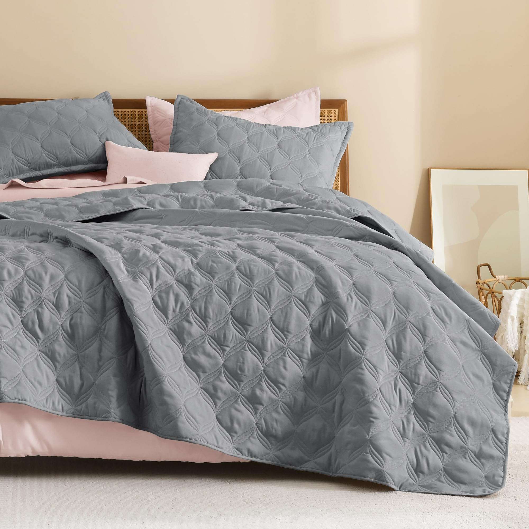Diamond Quilted Bedspread Set – Classic Stitching & Lightweight Comfort