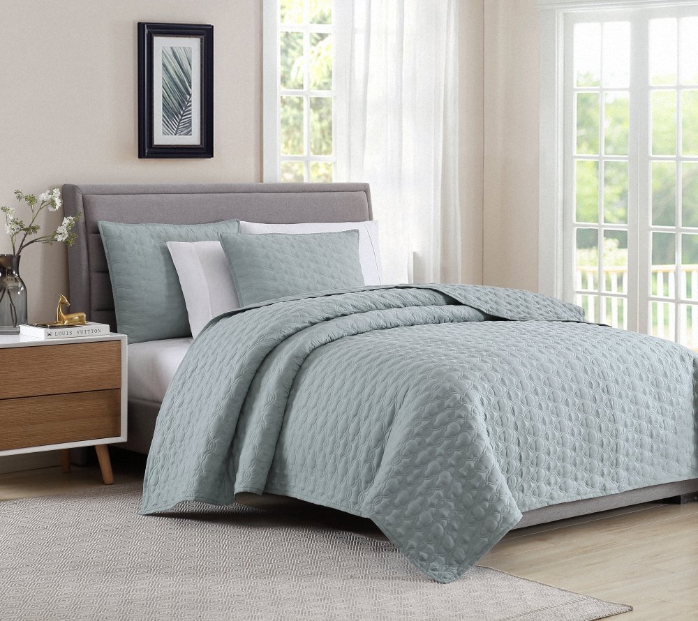 Microfiber Quilted Bedspread Set – Solid Color Geometric Stitch 3-Piece Collection