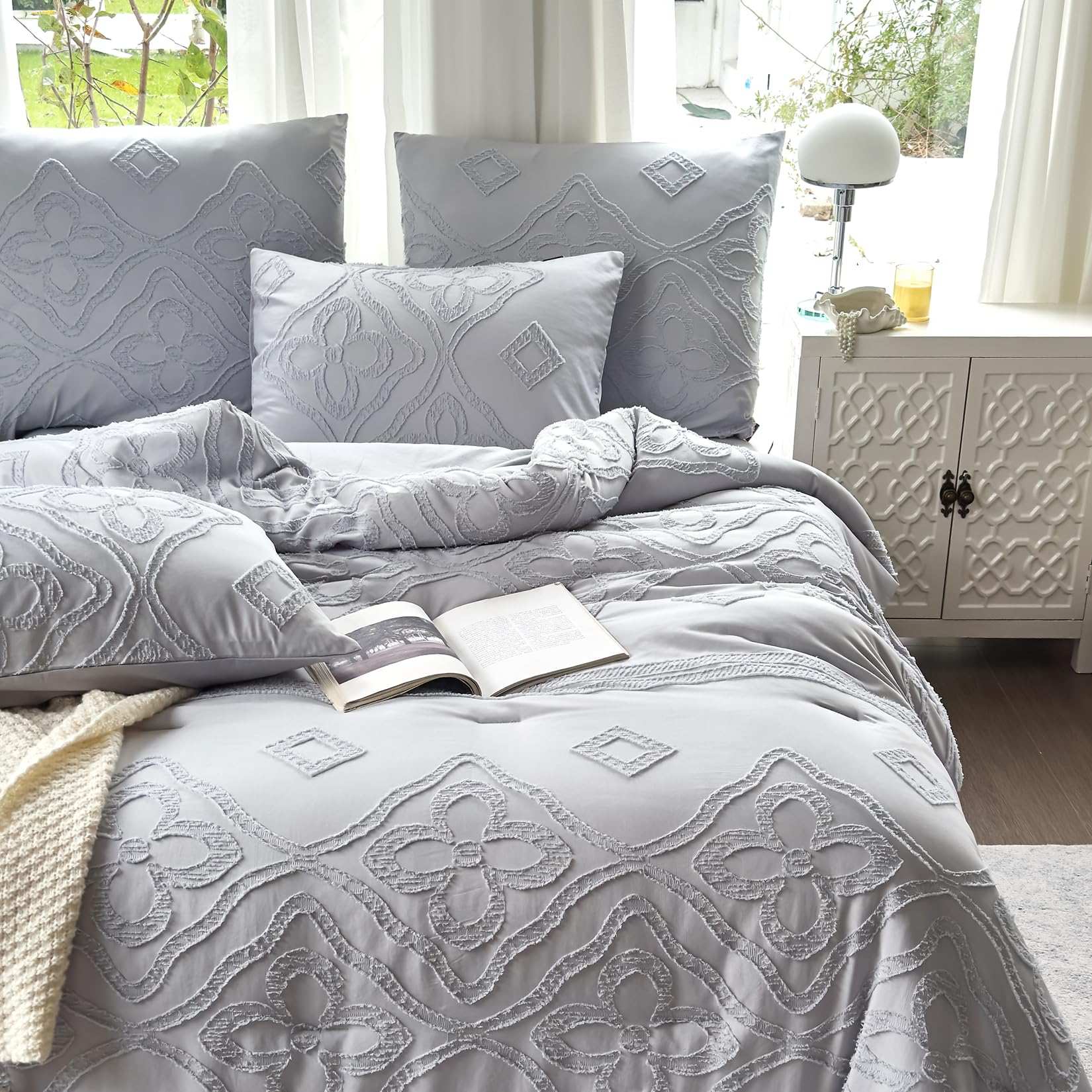 Geometric Tufted Comforter Set – Reversible Microfiber 3-Piece Bedding Collection