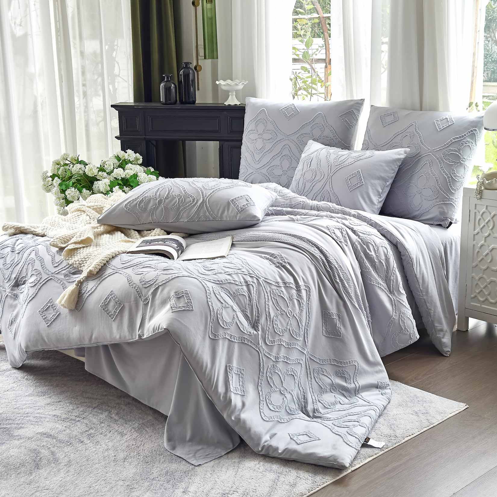 Geometric Tufted Comforter Set – Reversible Microfiber 3-Piece Bedding Collection