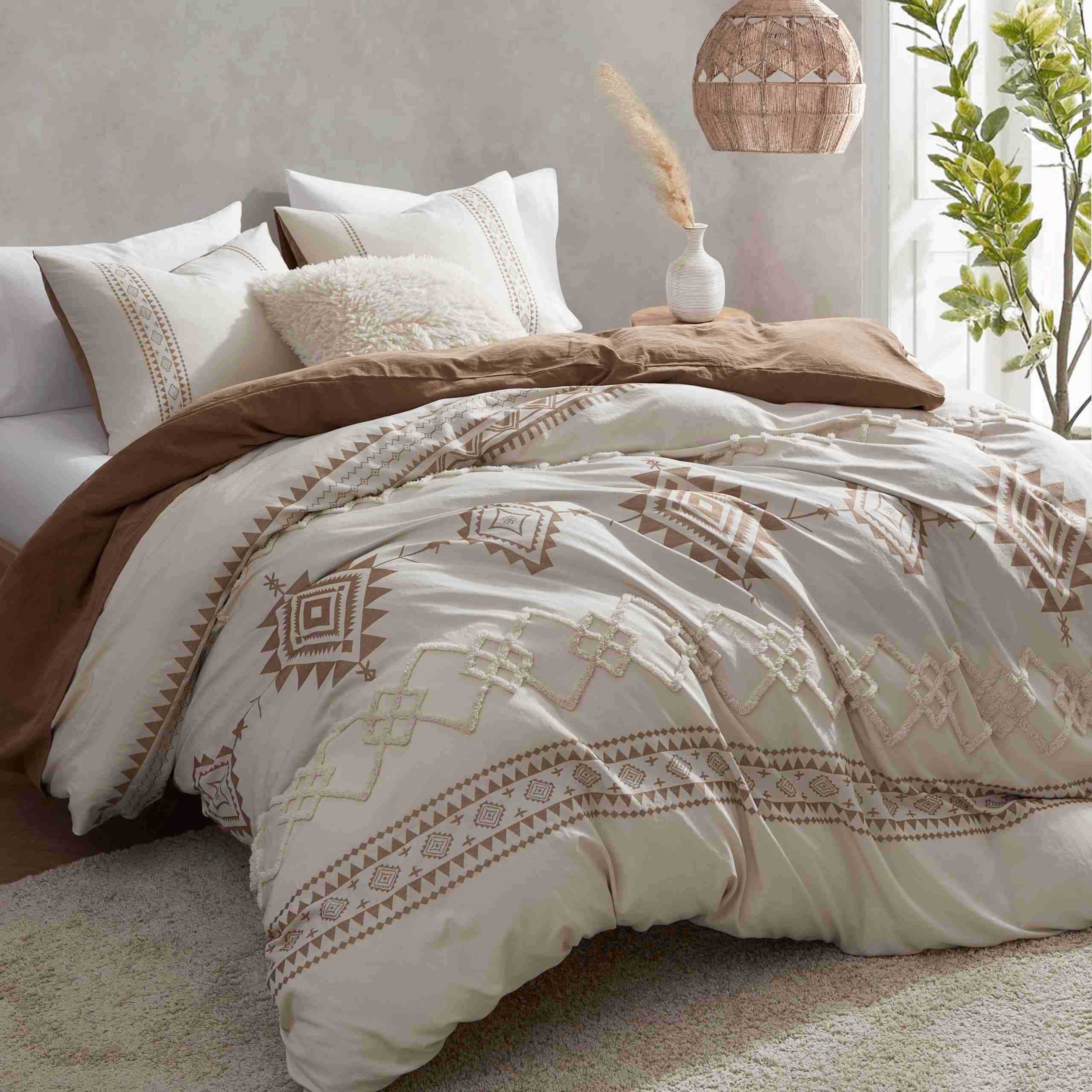 Geometric Tufted Comforter Set – Bohemian Jacquard Microfiber 3-Piece Bedding Collection