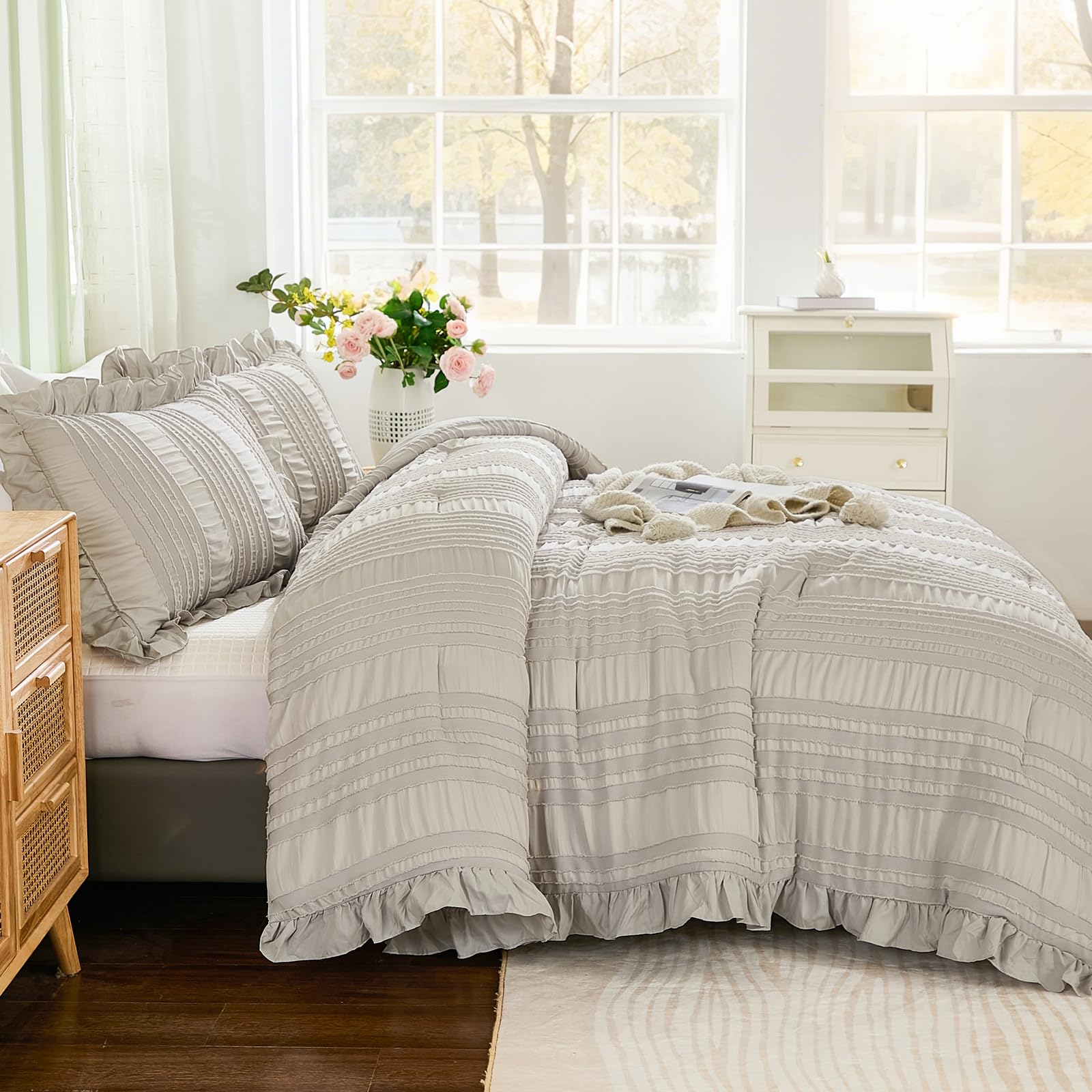 Bohemian Ruffle Seersucker Comforter Set – Tufted Bubble Texture 3-Piece Bedding Collection