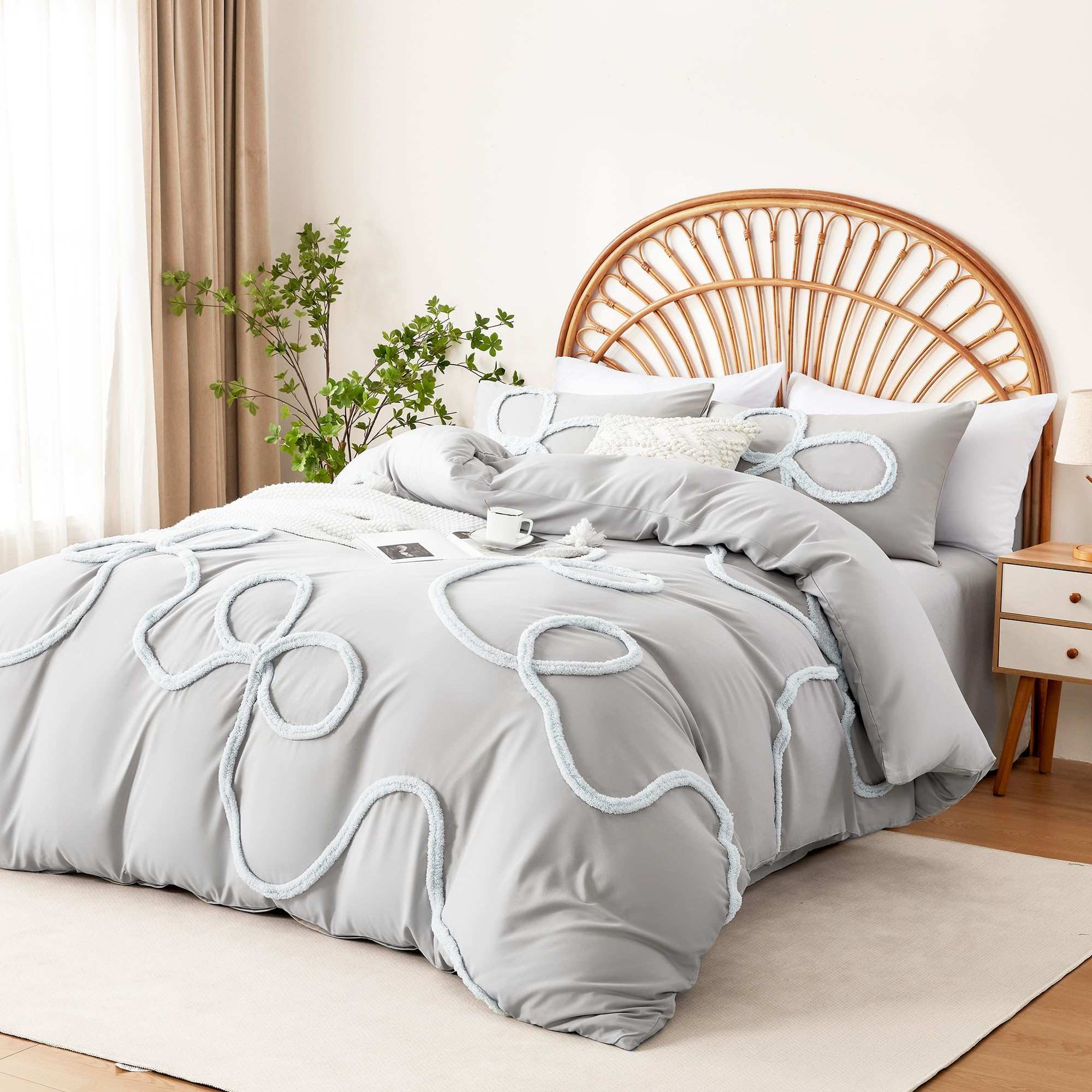 Bow Tufted Comforter Set – 3D Tufted Design Microfiber 3-Piece Bedding Collection