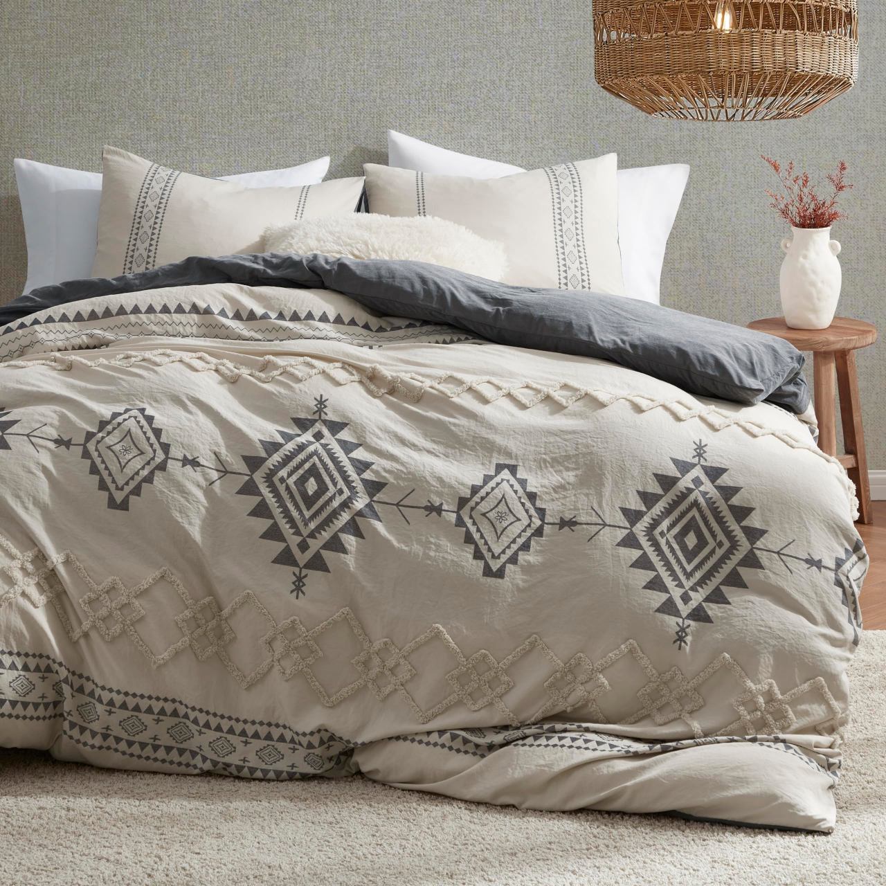 Geometric Tufted Comforter Set – Bohemian Jacquard Microfiber 3-Piece Bedding Collection