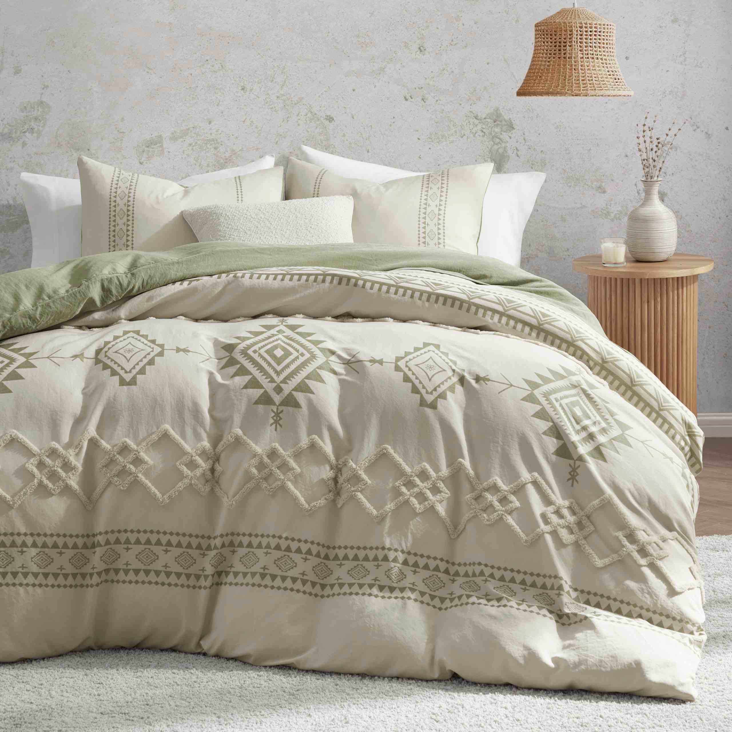 Geometric Tufted Comforter Set – Bohemian Jacquard Microfiber 3-Piece Bedding Collection