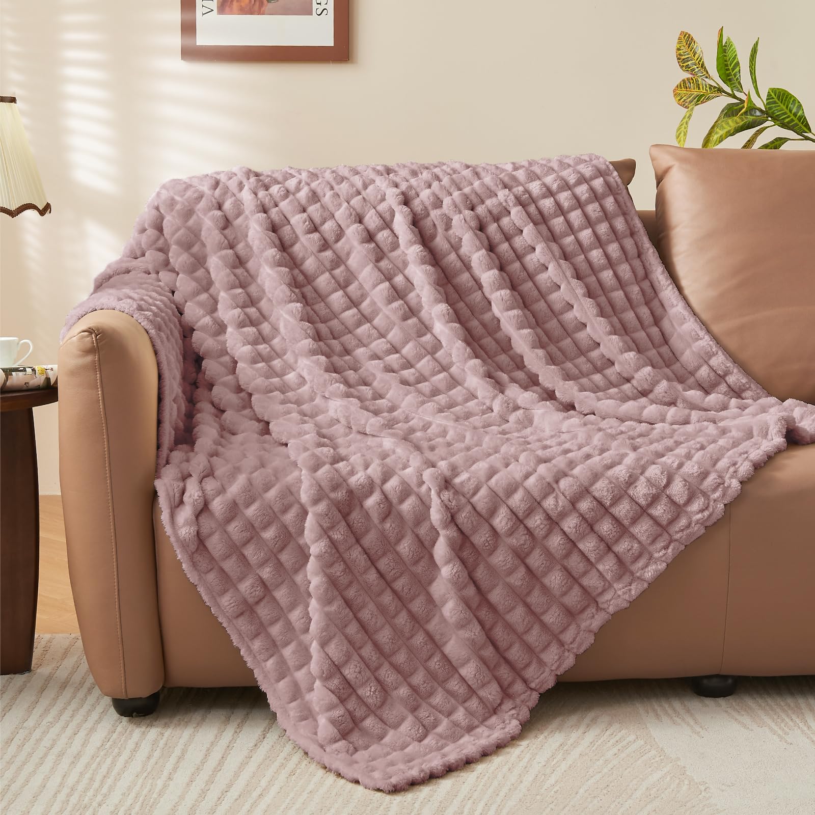 3D Grid Plush Throw Blanket – Textured Microfiber Fleece All-Season Blanket