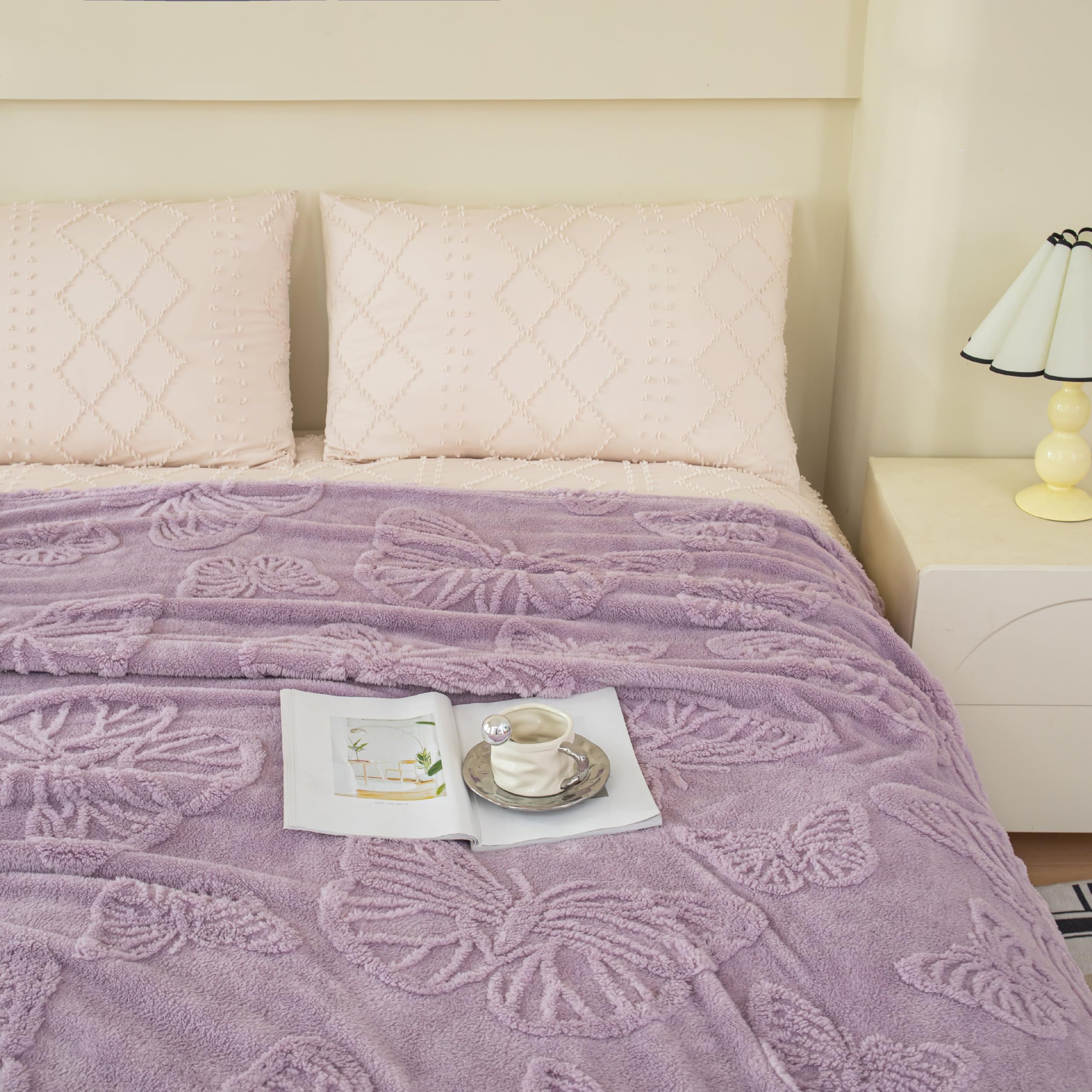 3D Butterfly Jacquard Flannel Throw Blanket – Soft Plush Microfiber Fleece