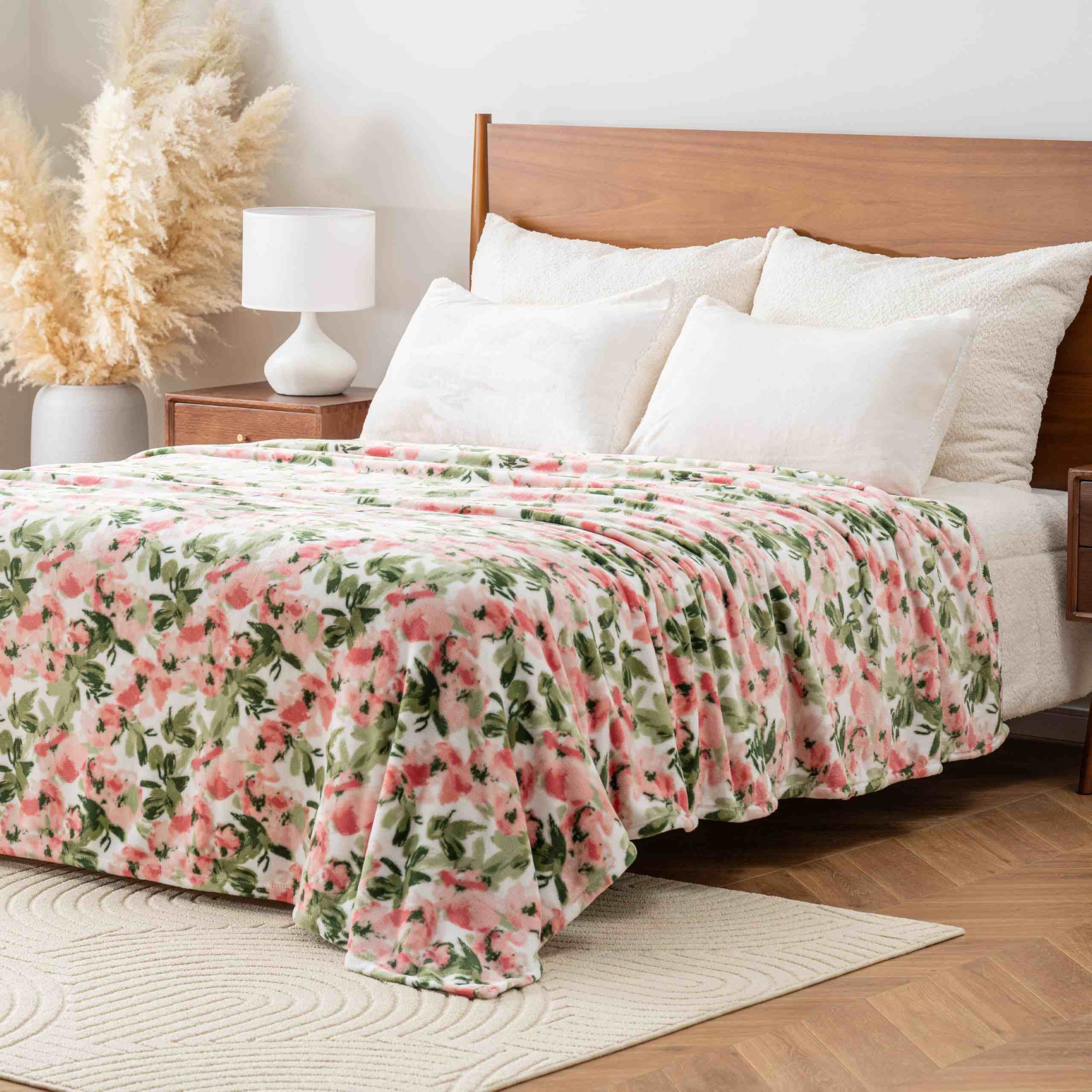 Printed Microfiber Fleece Blanket – 280 GSM Soft All-Season Throw