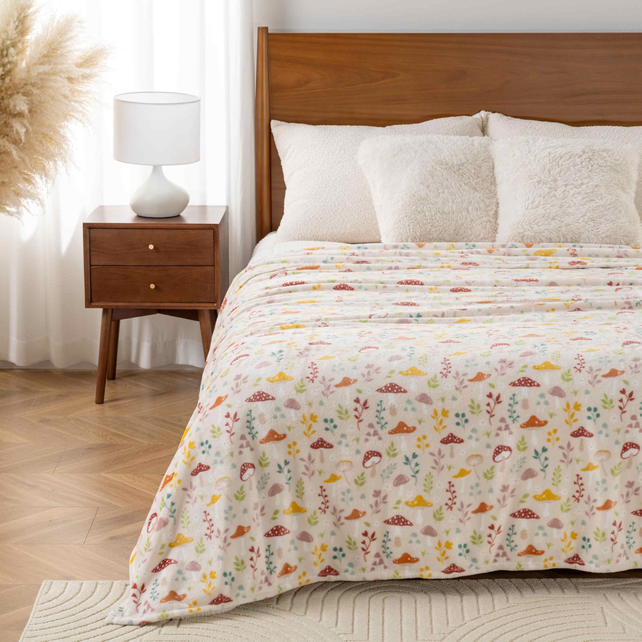 Printed Microfiber Fleece Blanket – 280 GSM Soft All-Season Throw