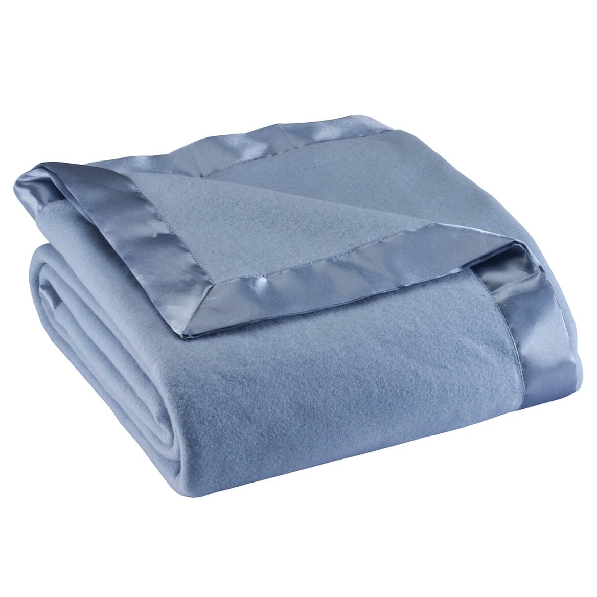 Satin-Trim Fleece Blanket – Soft, Cozy & Versatile Comfort