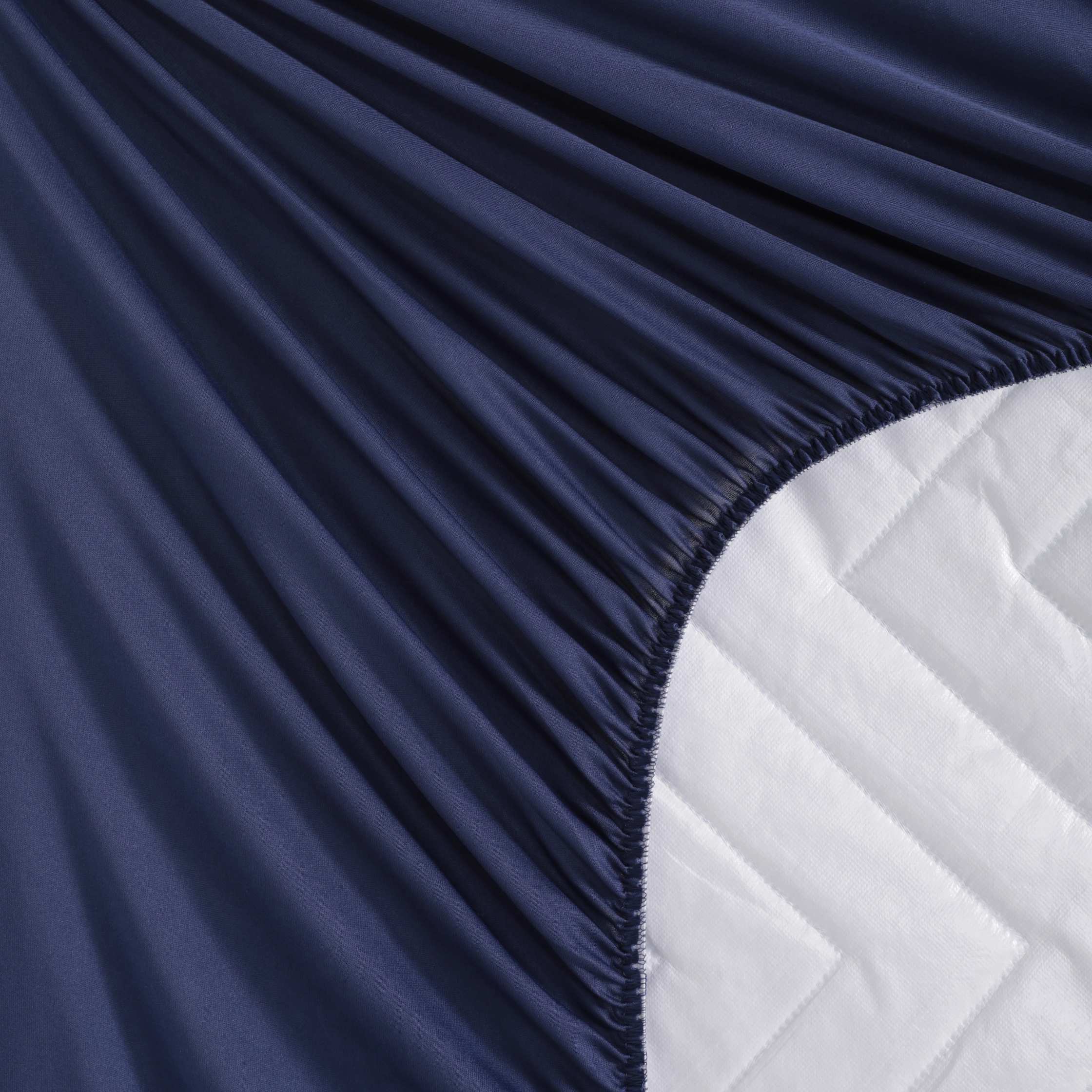 Waterproof Quilted Mattress Protector – Breathable Fitted Bed Cover