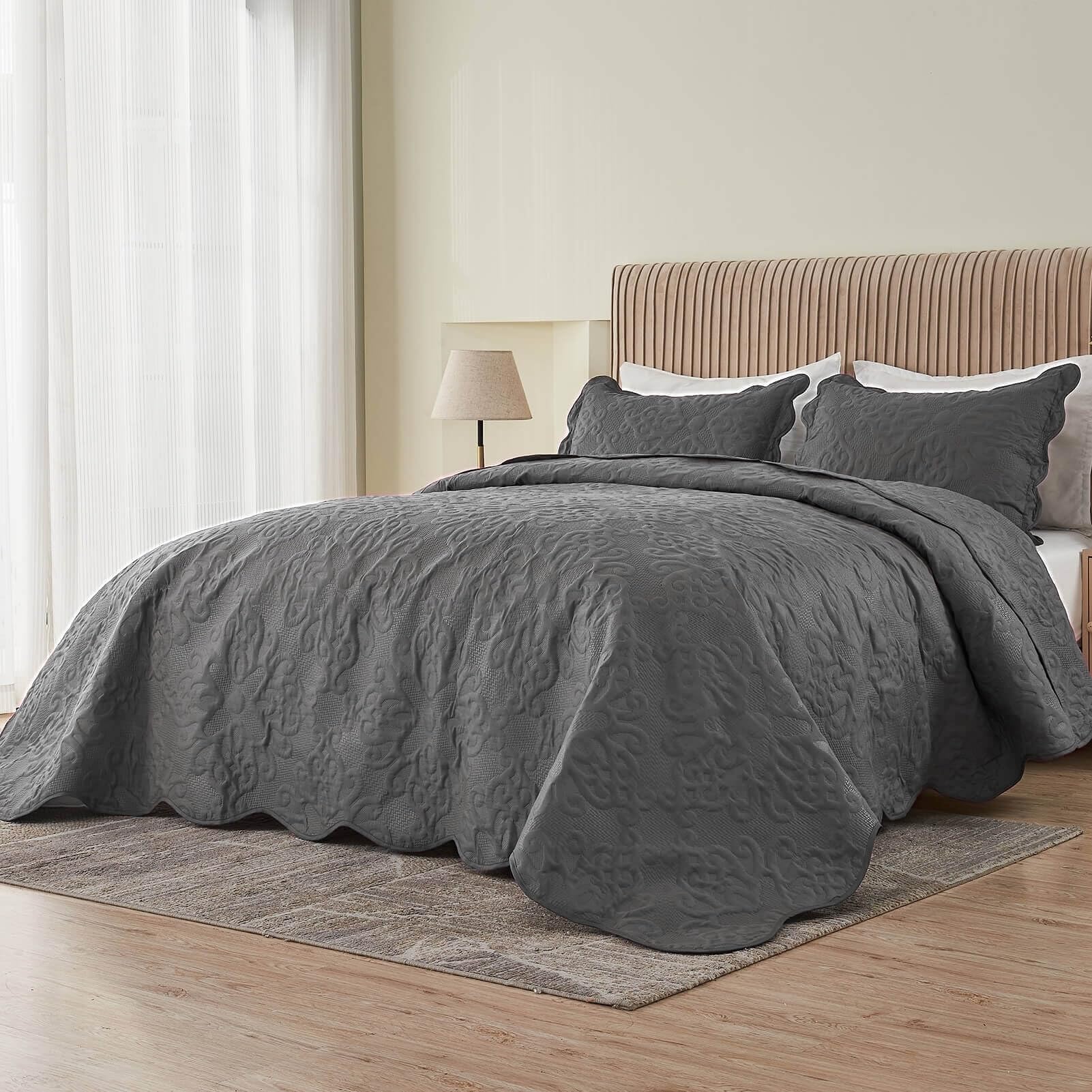 Ornate Floral Ultrasonic Bedspread Set – Soft, Seamless & All-Season Elegance