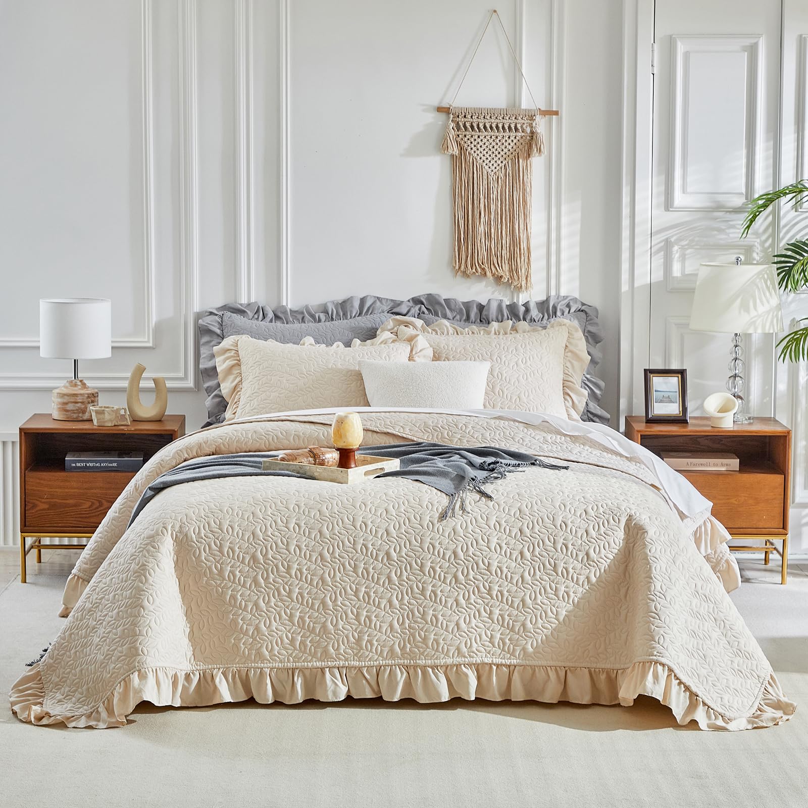 Leaf Quilted Ruffled Bedspread Set – Soft Microfiber & All-Season Comfort
