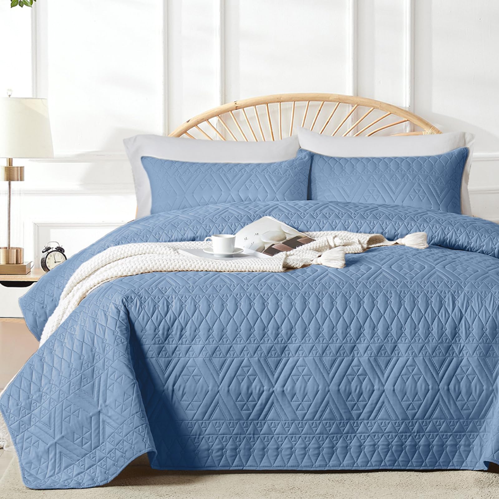 Geometric Ultrasonic Embossed Bedspread Set – Soft Microfiber & Modern Style
