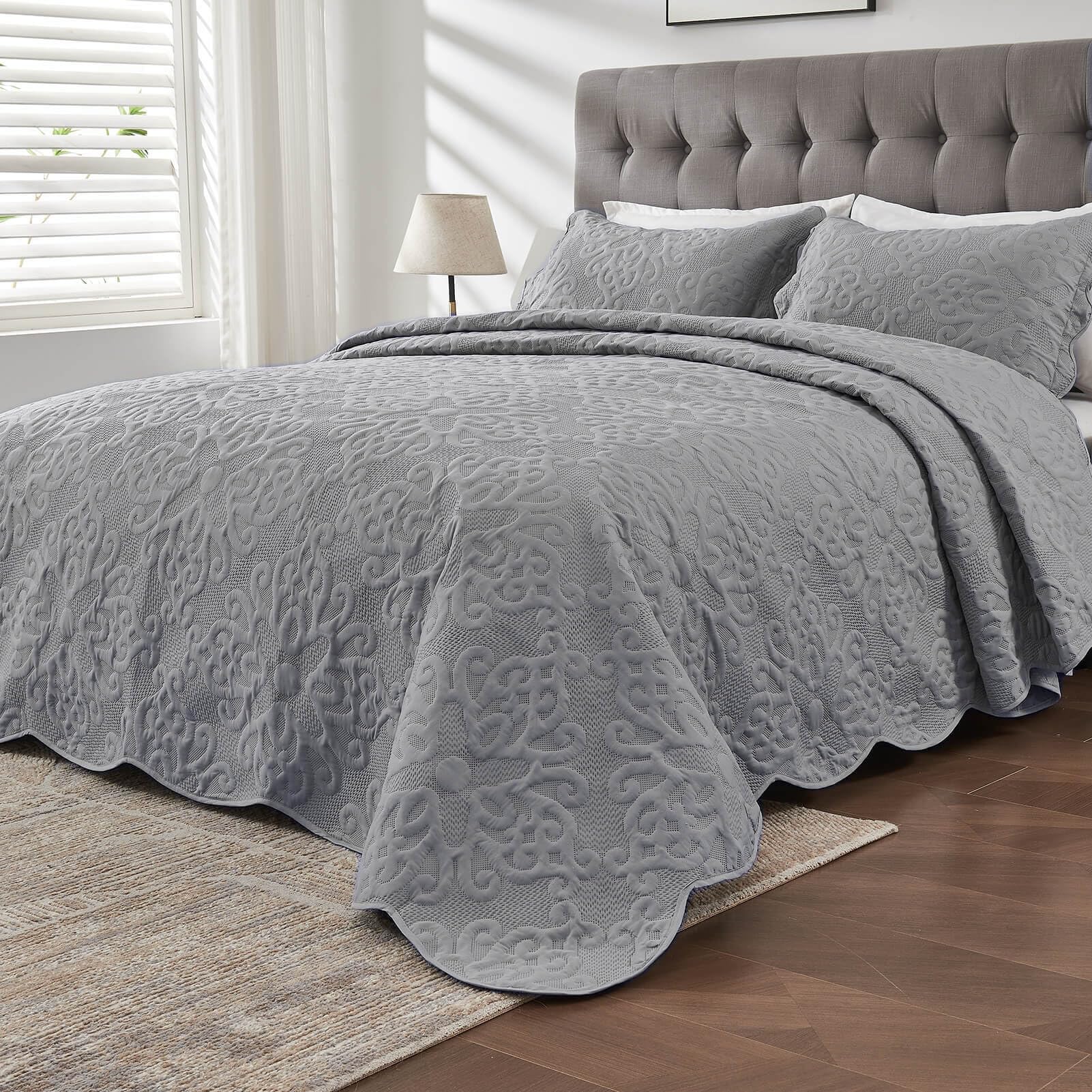 Ornate Floral Ultrasonic Bedspread Set – Soft, Seamless & All-Season Elegance
