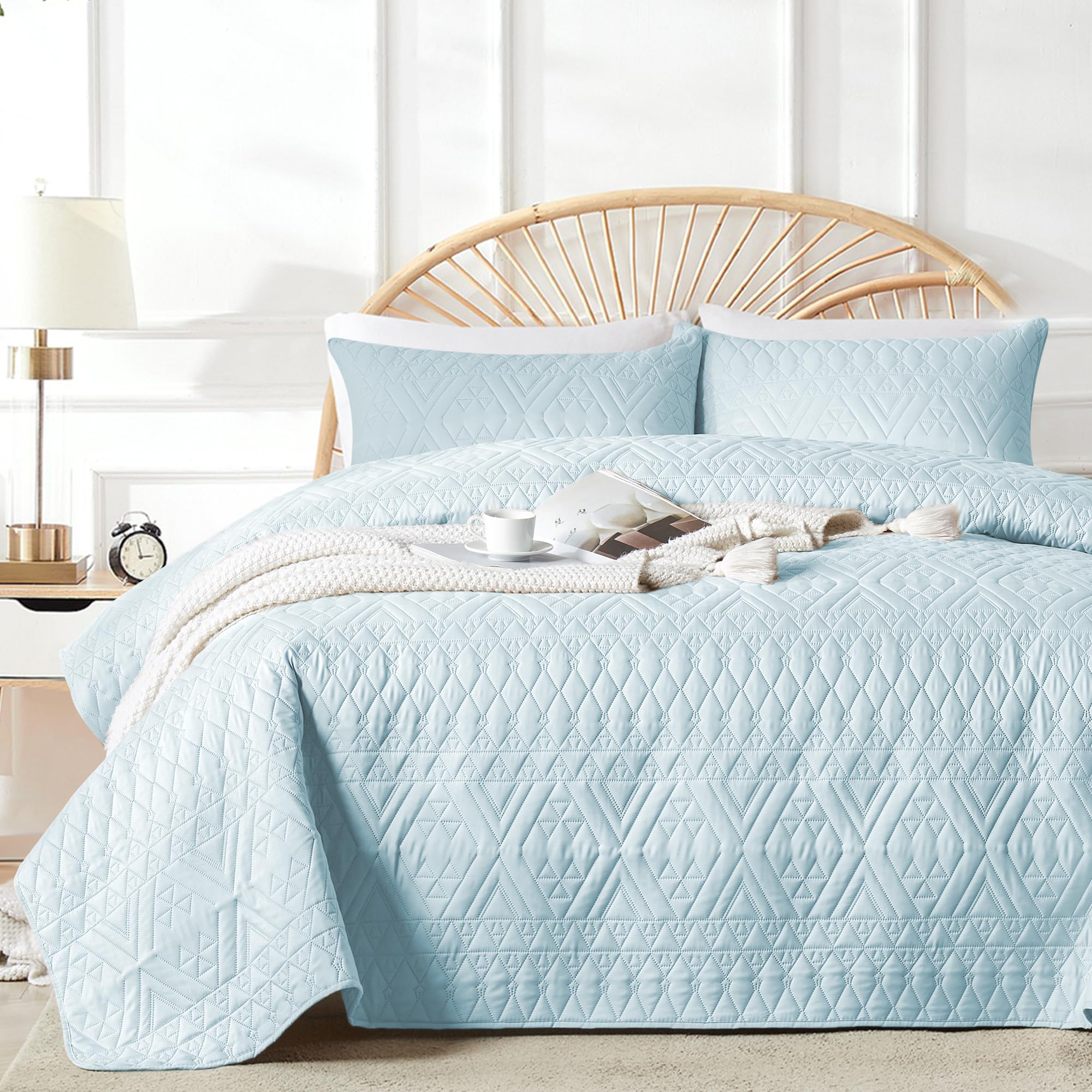 Geometric Ultrasonic Embossed Bedspread Set – Soft Microfiber & Modern Style