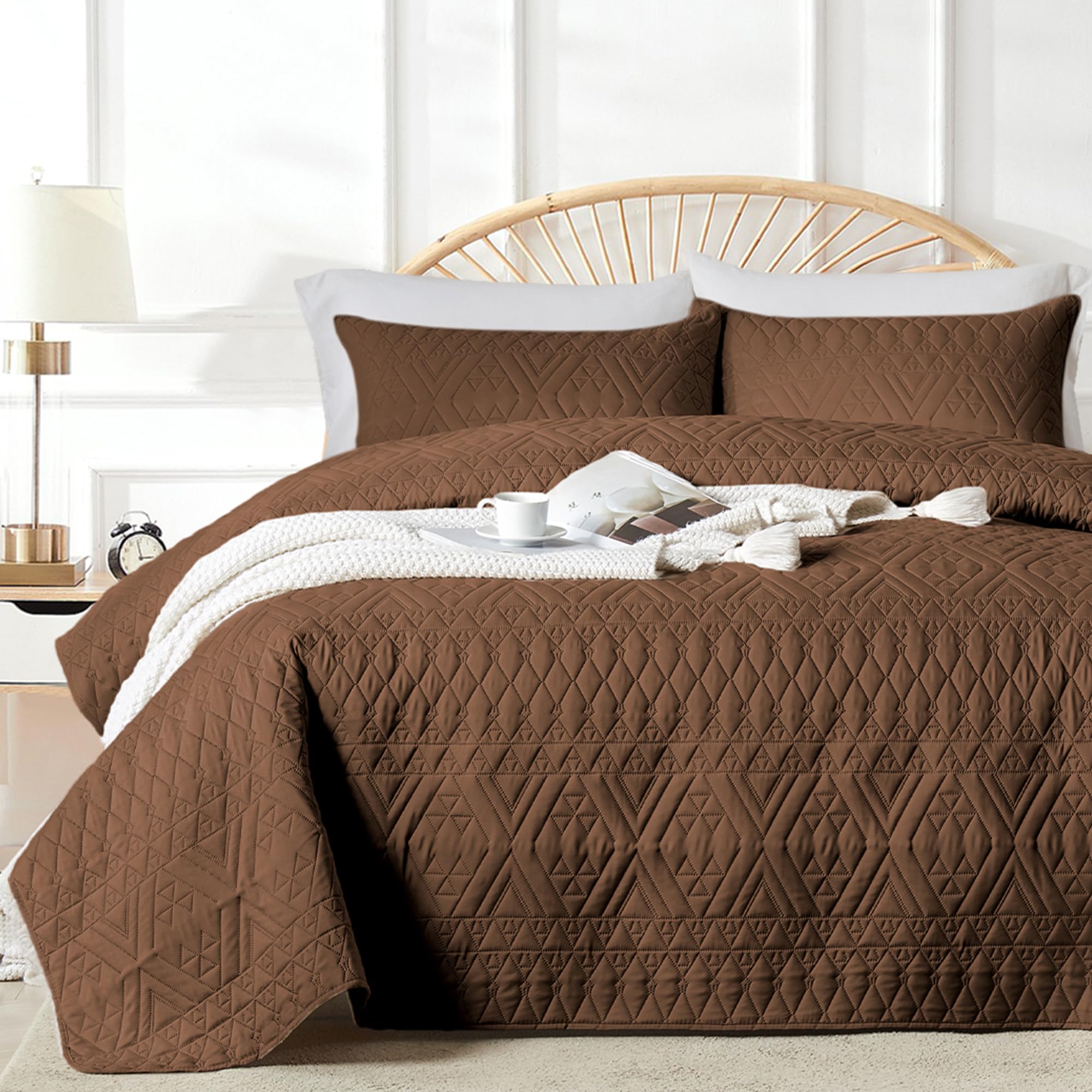 Geometric Ultrasonic Embossed Bedspread Set – Soft Microfiber & Modern Style
