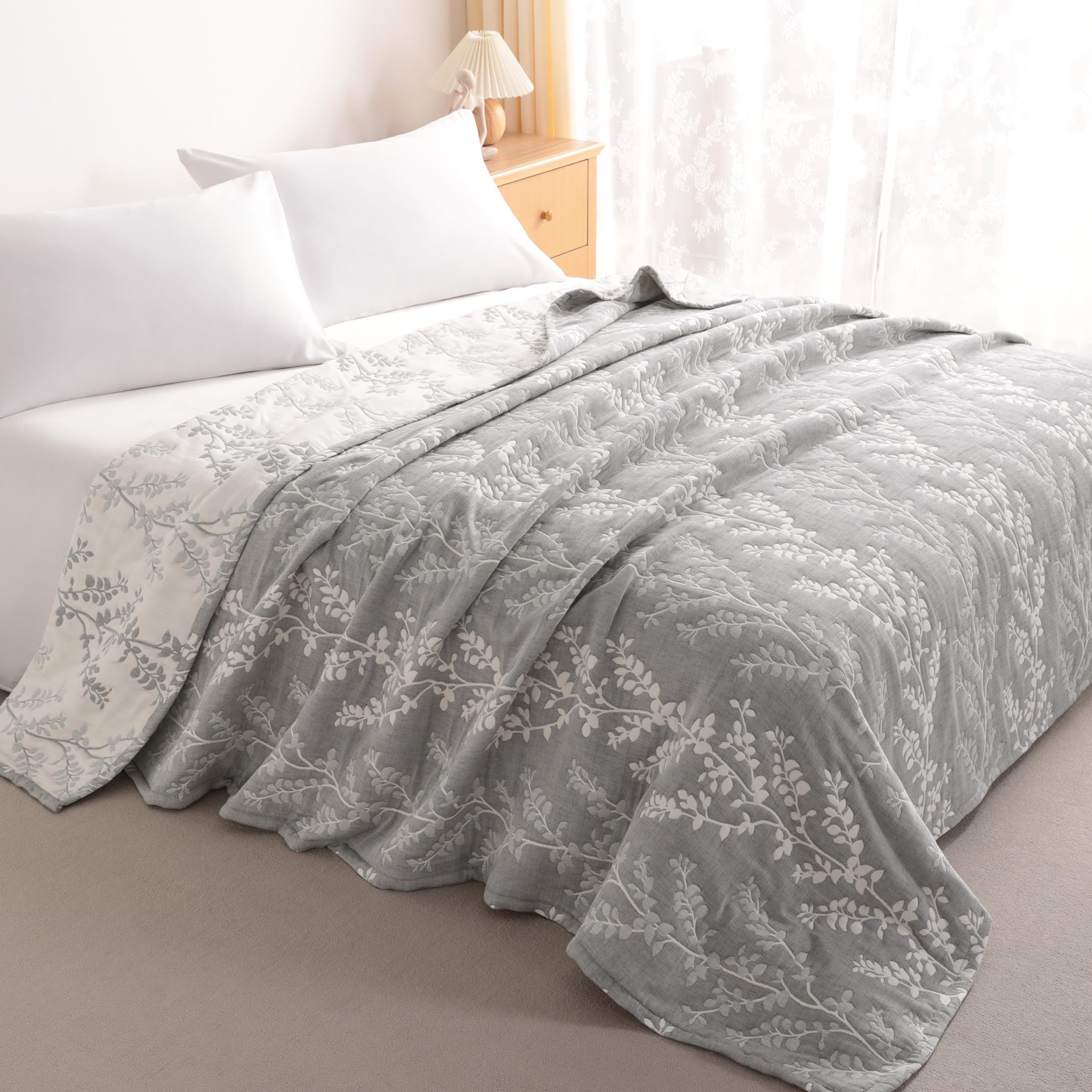 Cotton Triple-Layer Gauze Bedspread – Breathable Warmth for All Seasons