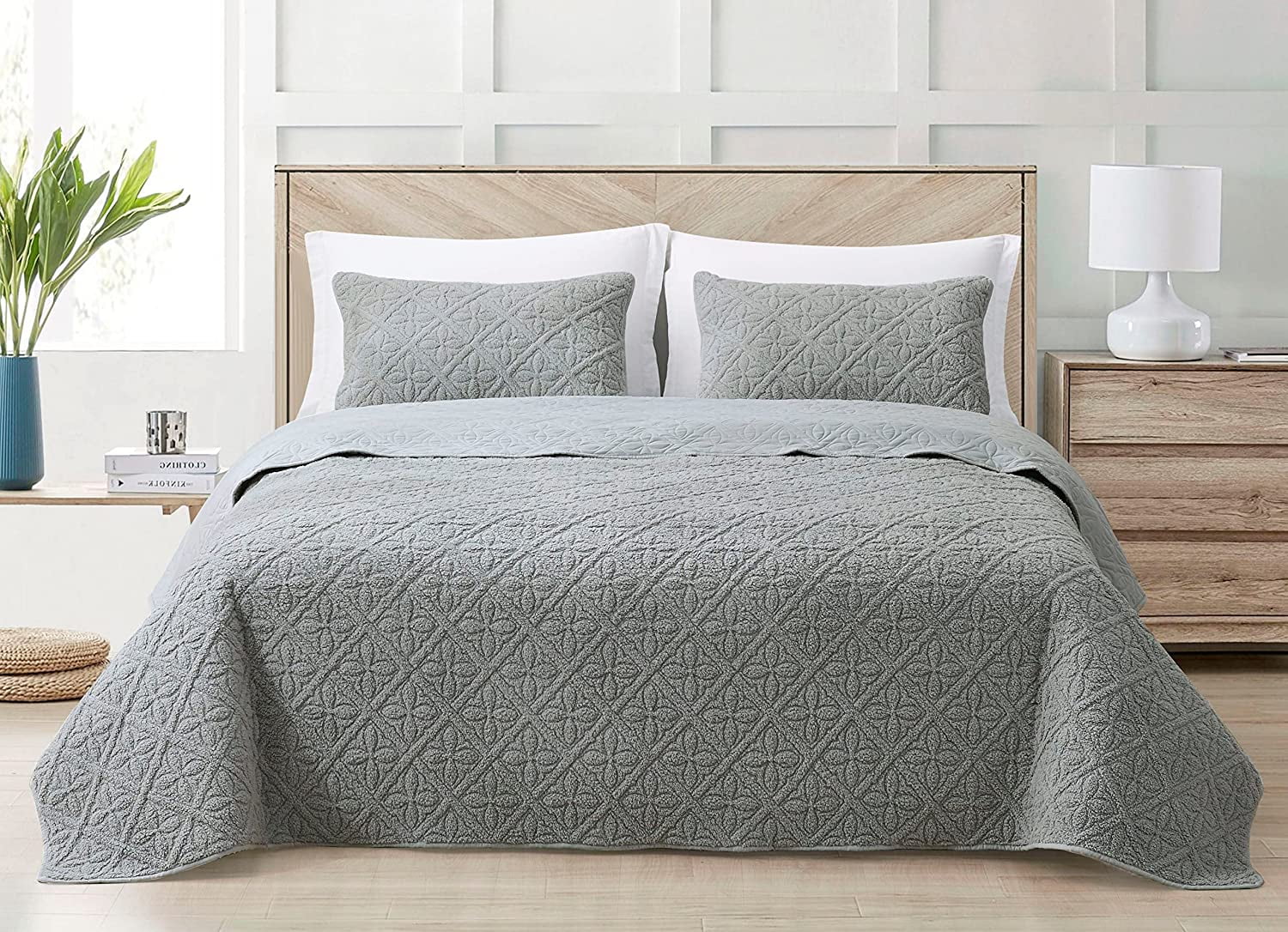 Microfiber Geometric Ultrasonic Quilted Bedspread Set – Lightweight All-Season 3-Piece Set