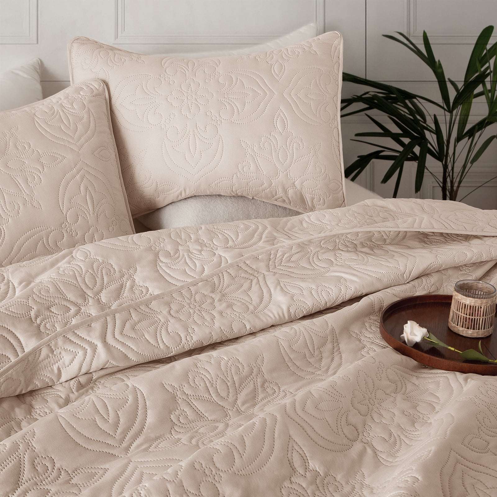 Floral Ultrasonic Microfiber Bedspread Set – Reversible Vintage Elegance