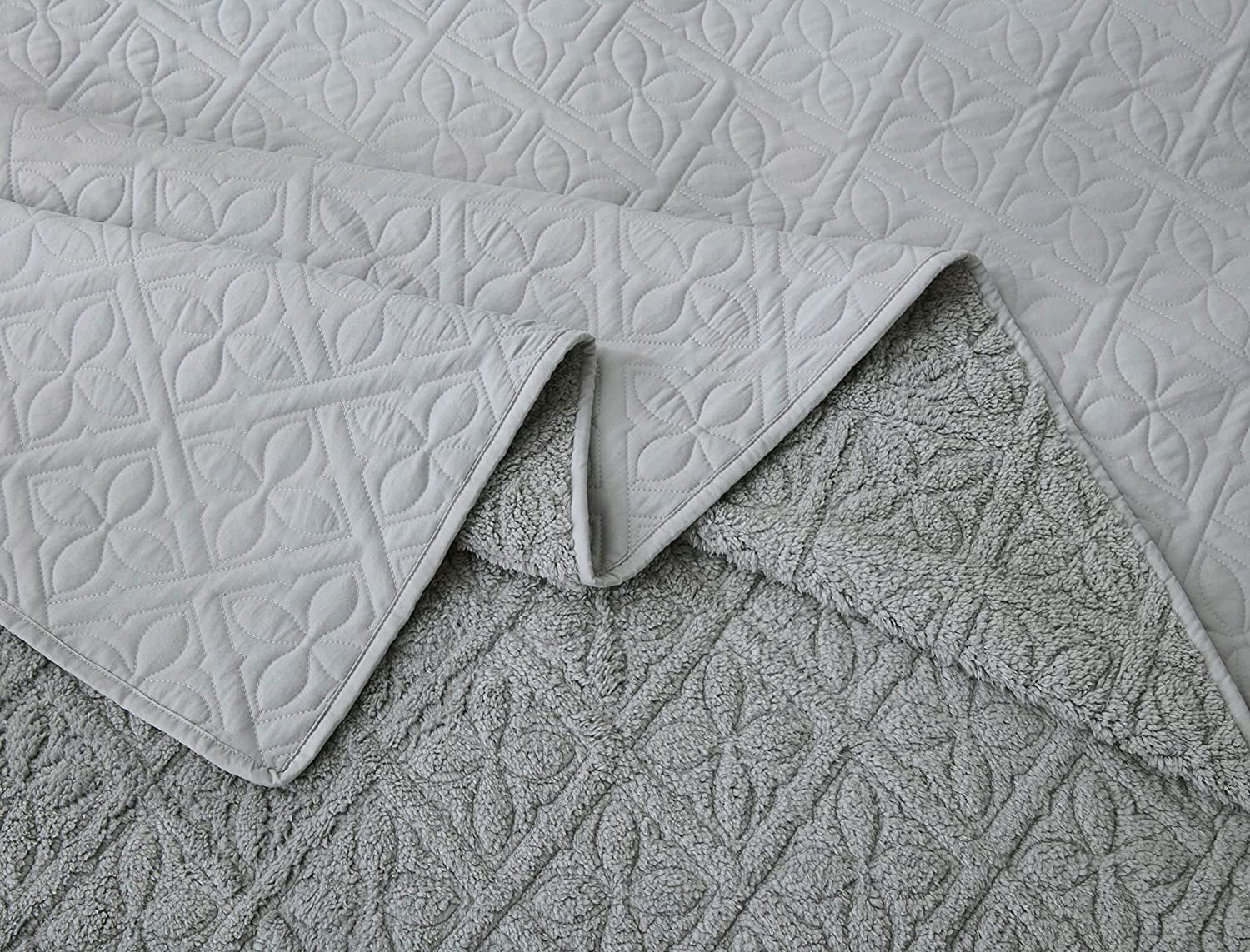 Microfiber Geometric Ultrasonic Quilted Bedspread Set – Lightweight All-Season 3-Piece Set