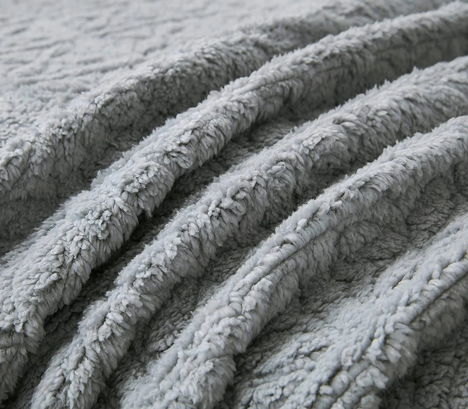 Microfiber Geometric Ultrasonic Quilted Bedspread Set – Lightweight All-Season 3-Piece Set