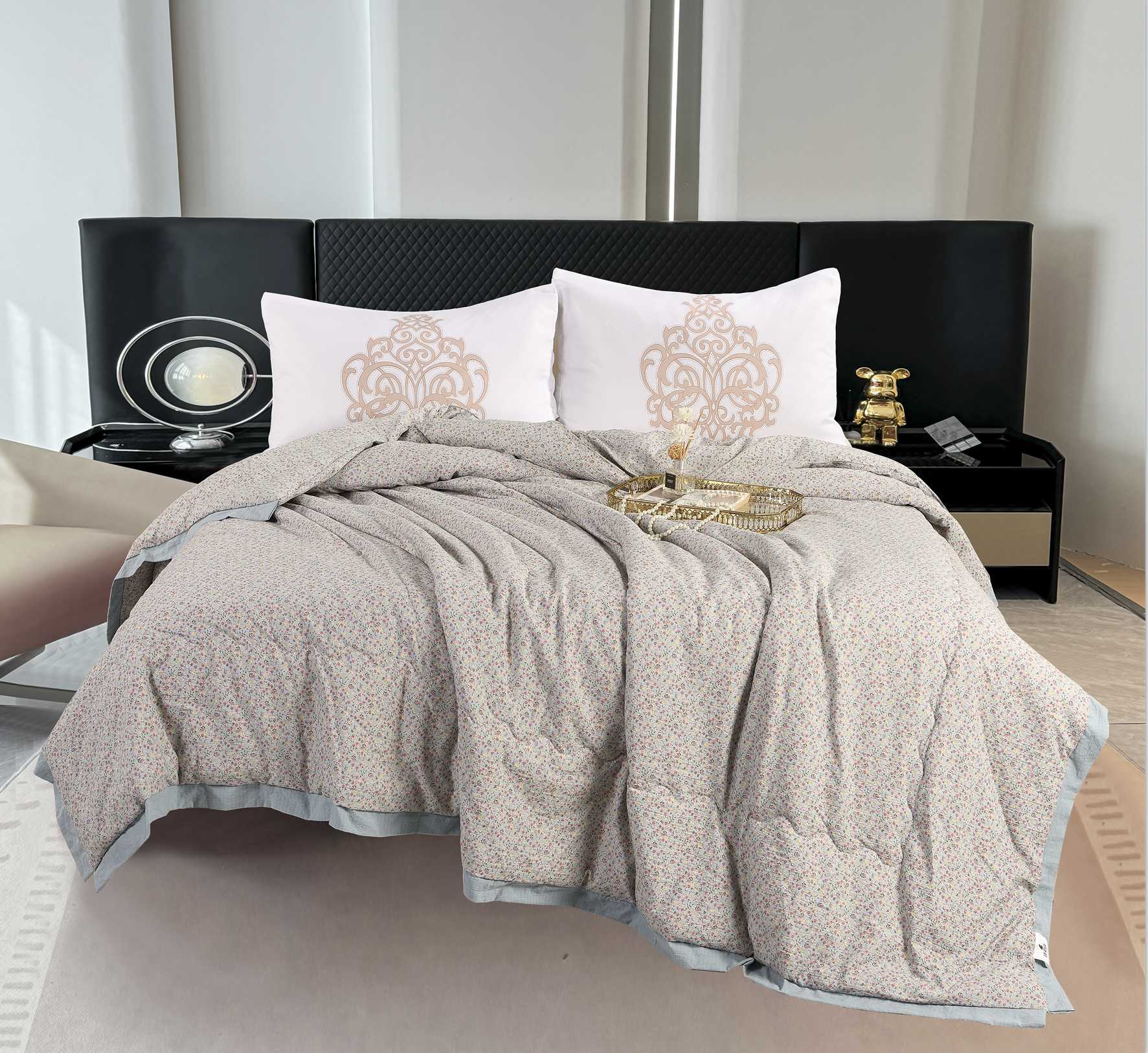 Printed Crinkle Gauze Quilt, Lightweight Breathable Polyester Comforter