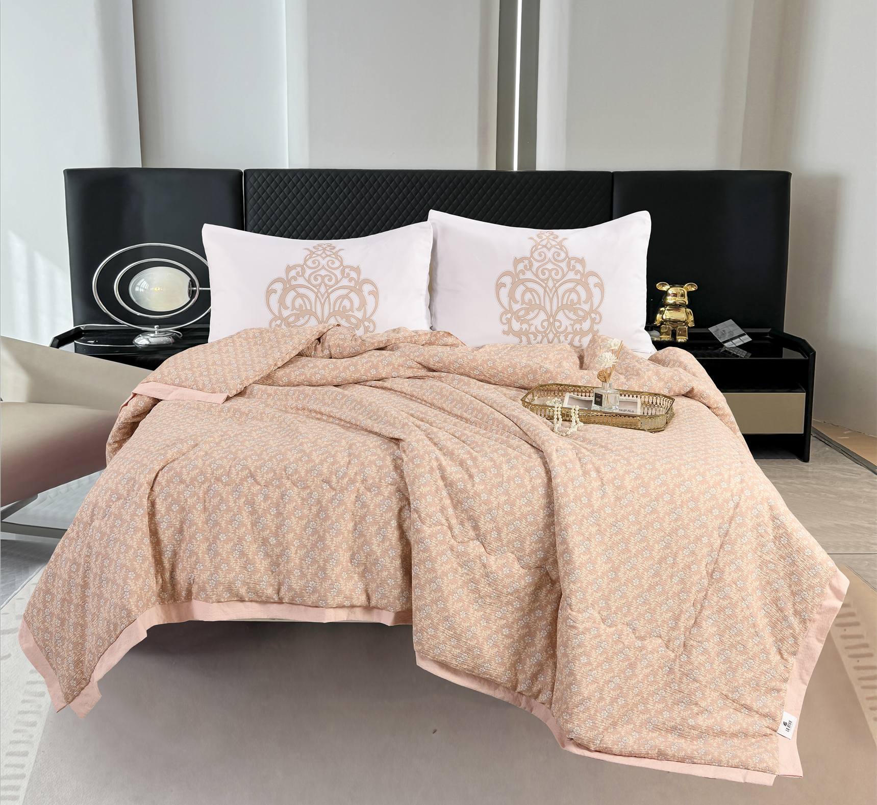 Printed Crinkle Gauze Quilt, Lightweight Breathable Polyester Comforter