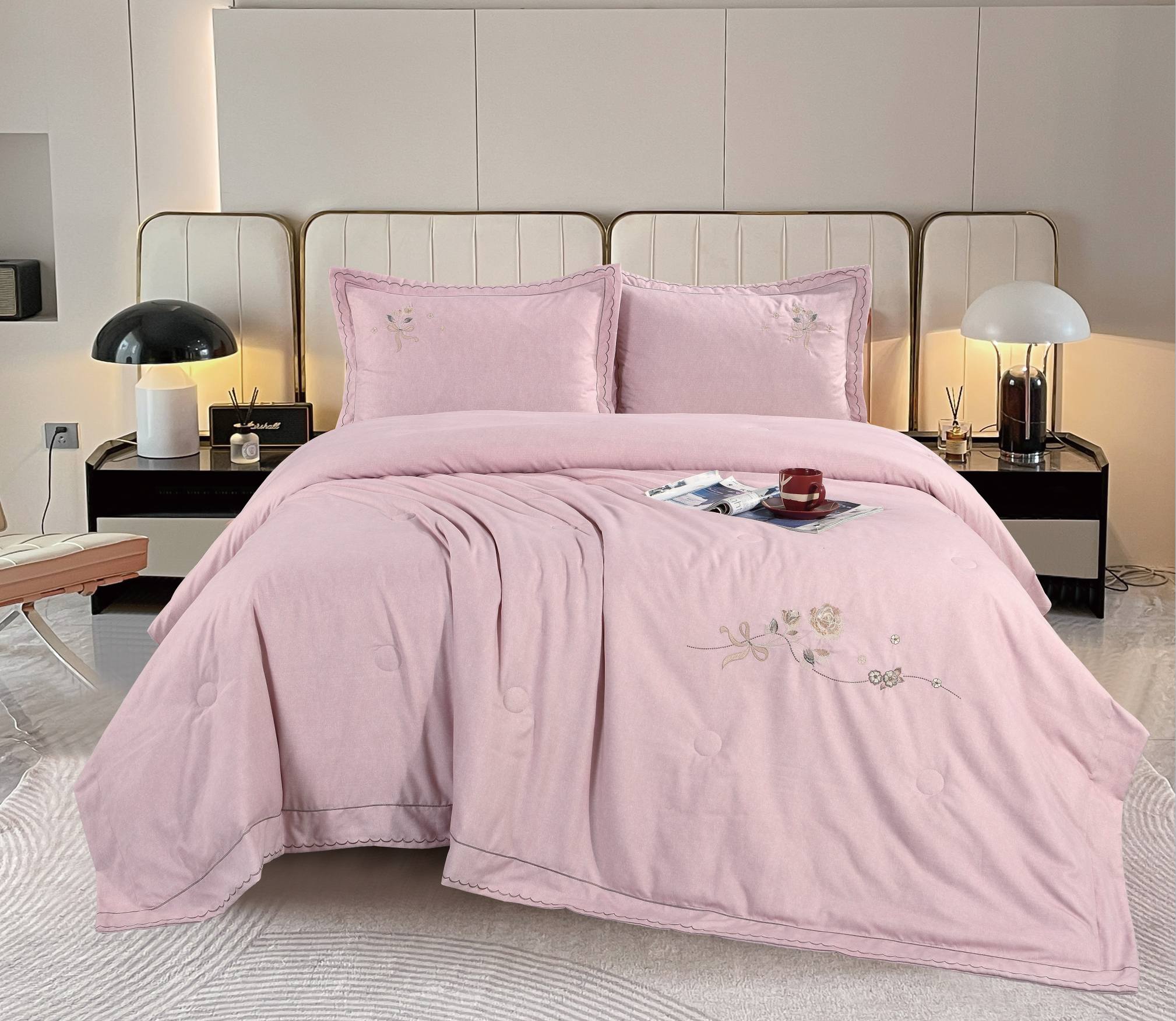 Subtle Jacquard Embroidered Quilt Set, Lightweight & Breathable, 4-Piece