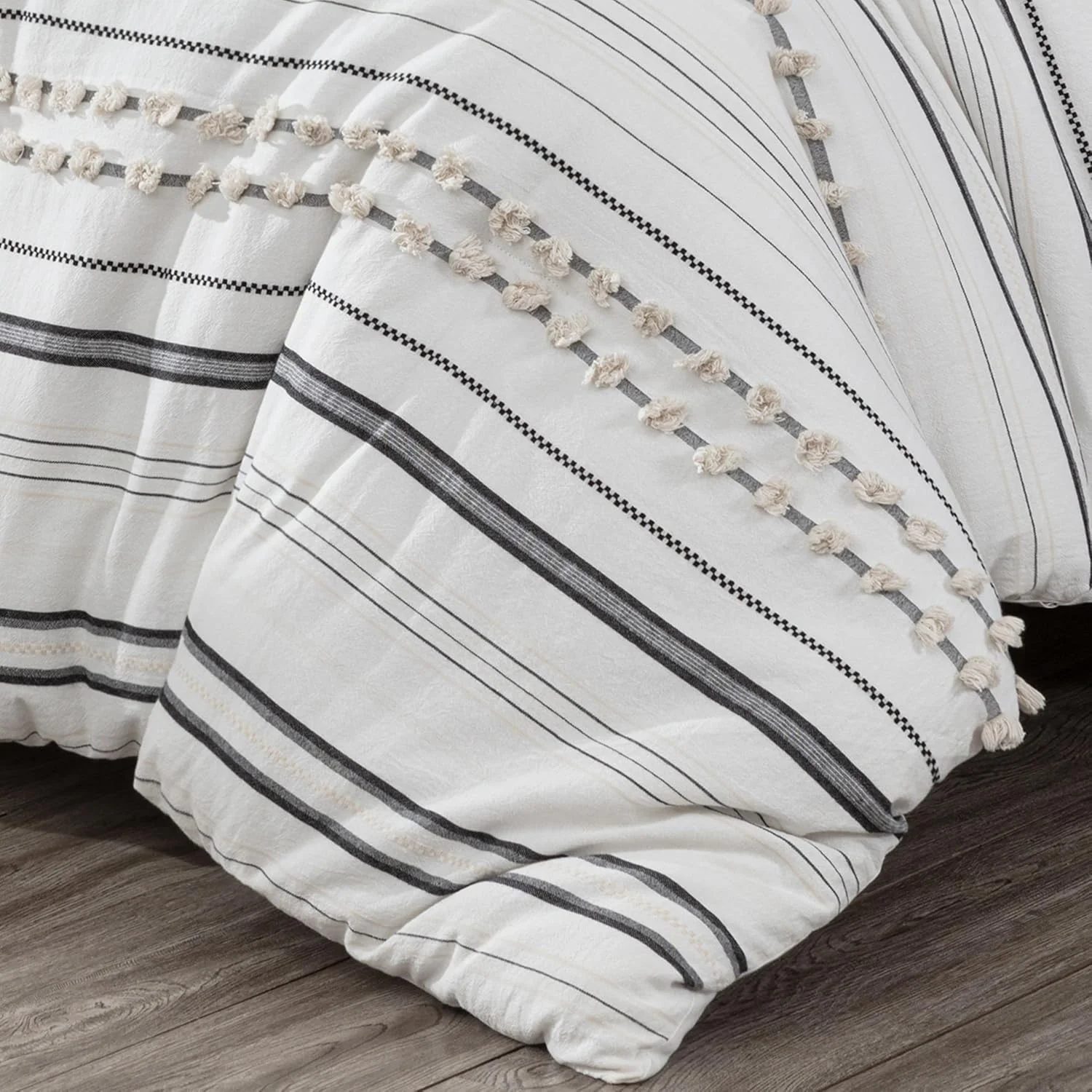 Cotton Jacquard Comforter Set – 220 GSM Fill, Boho Striped Tufted Design, Breathable 4-Piece Bedding Set