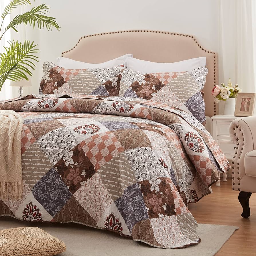 3-Piece Quilted Bedcover Set with Vintage Patchwork Floral and Geometric Theme