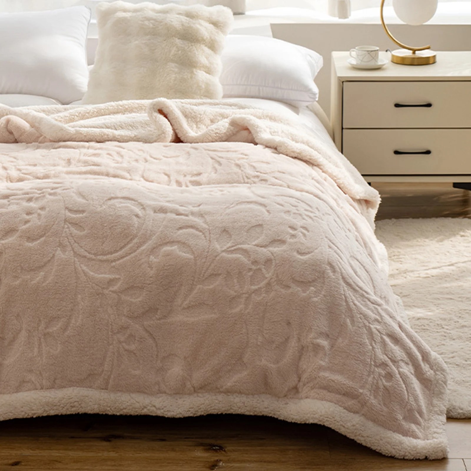 Flannel & Sherpa Double-Layer Blanket – Ultra-Soft All-Season Cozy Throw