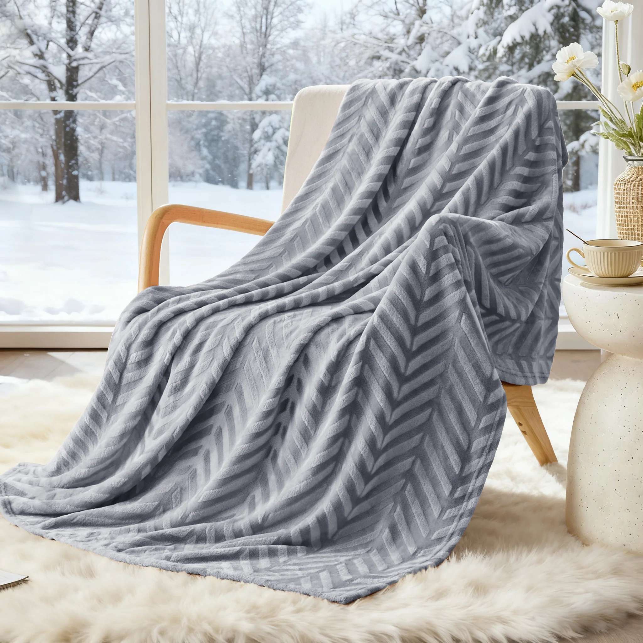 Jacquard Velvet Flannel Throw Blanket – Ultra-Soft Breathable Plush Polyester, Decorative All-Season Blanket for Sofa, Bed & Travel