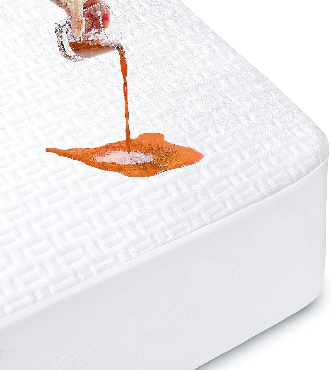 Skin-Friendly Bamboo Fiber Waterproof Fitted Mattress Protector – Cooling Deep Pocket Bed Cover