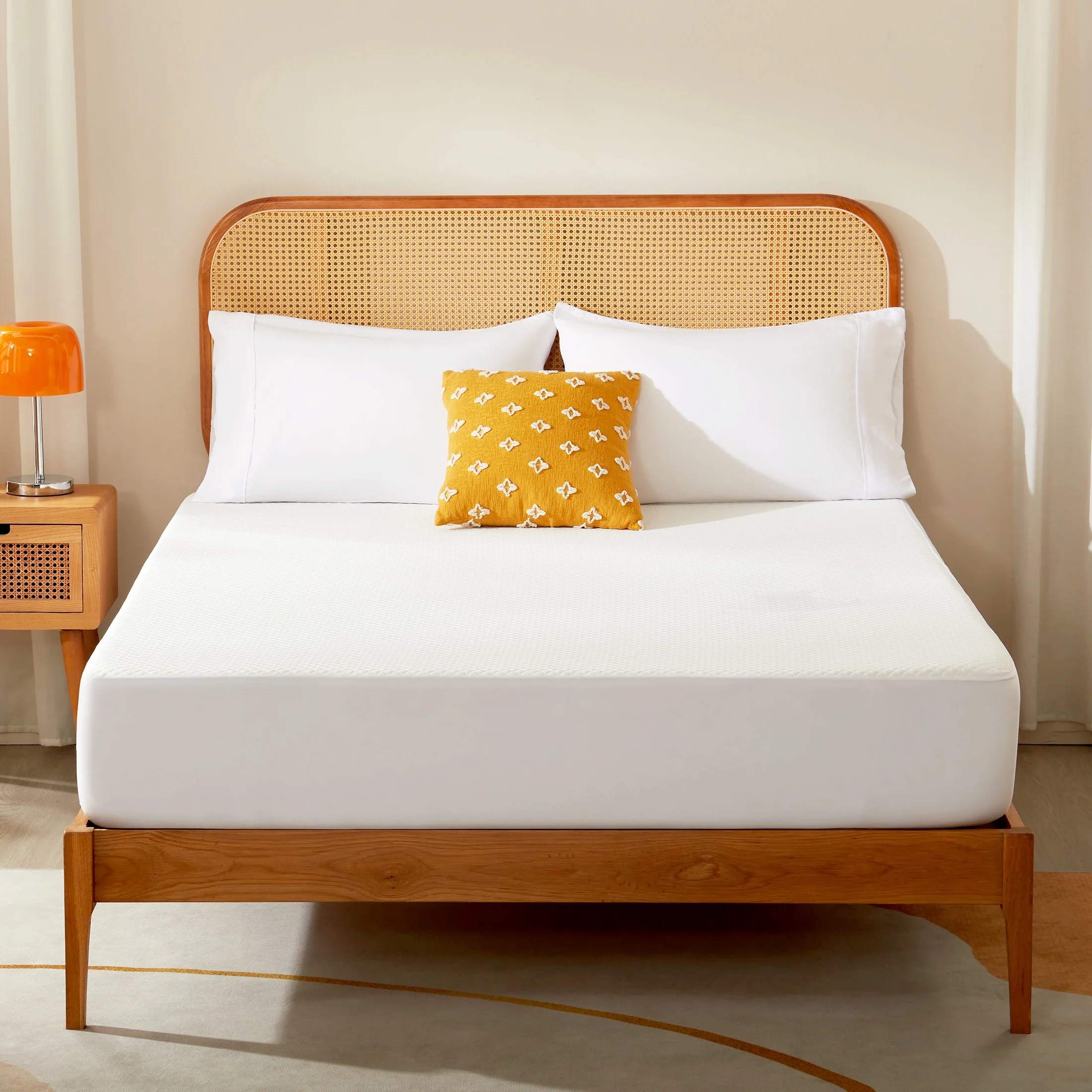 Skin-Friendly Brushed Waterproof Fitted Mattress Protector – Breathable Deep Pocket Bed Cover