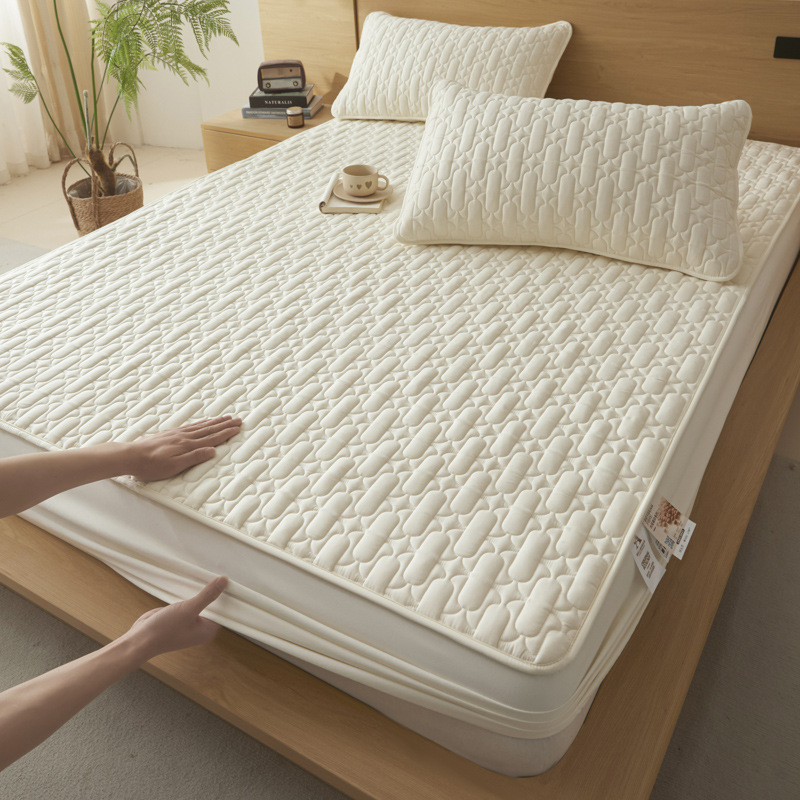 360° Waterproof Fitted Mattress Protector – Ultra-Soft Microfiber Bed Cover