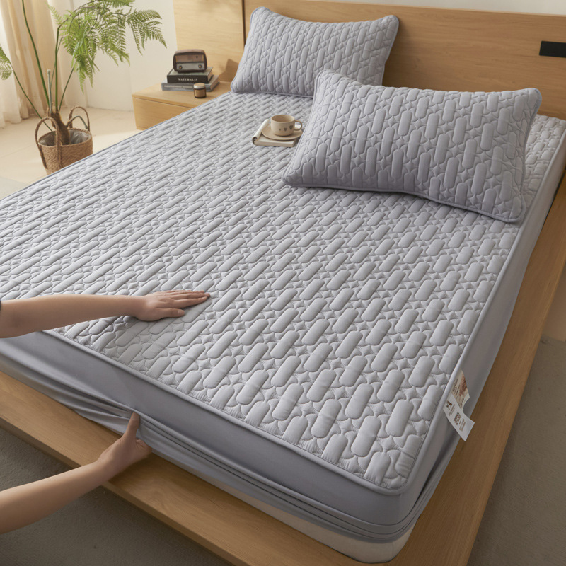 360° Waterproof Fitted Mattress Protector – Ultra-Soft Microfiber Bed Cover