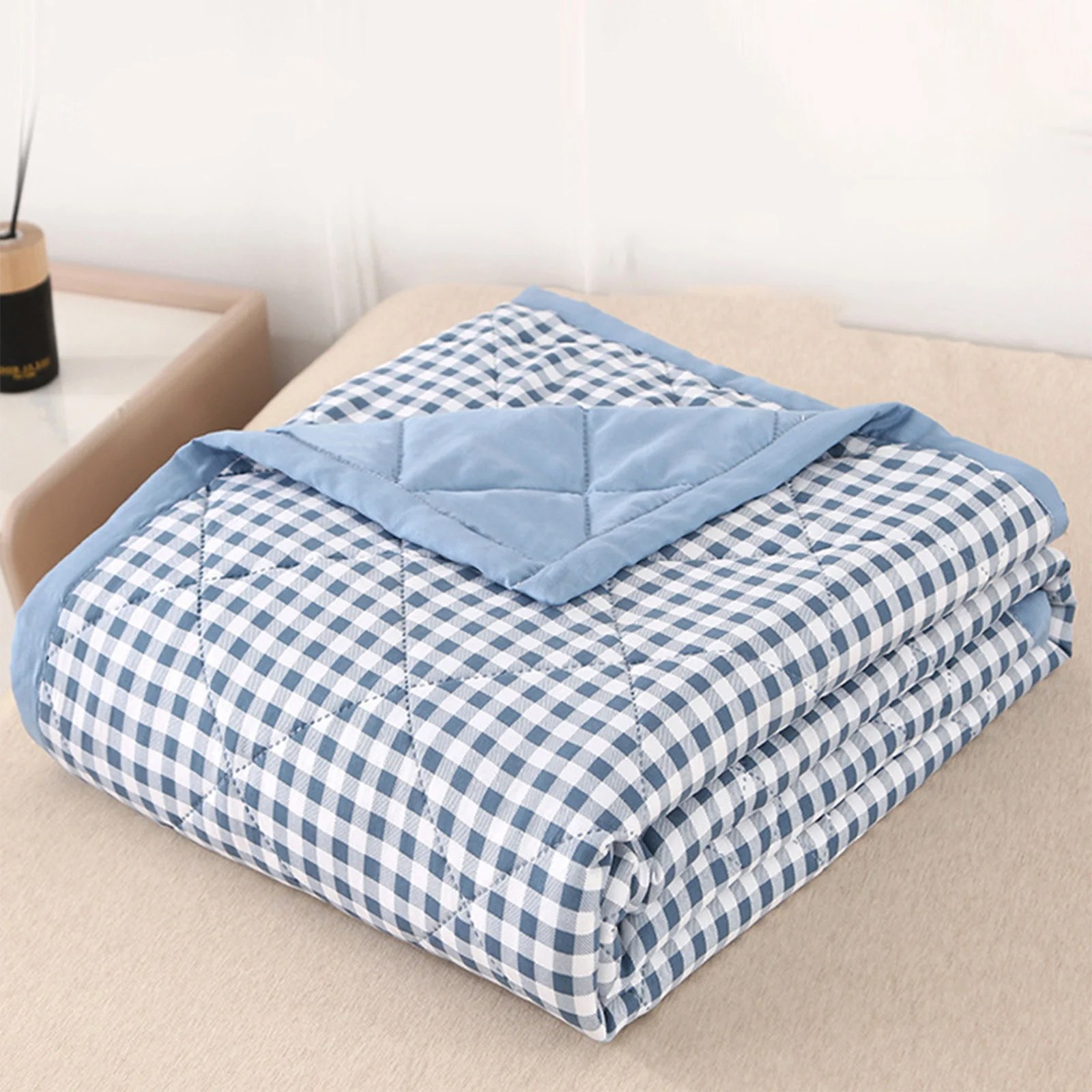 Classic Plaid Printed Summer Quilt – Reversible Lightweight Breathable Comforter
