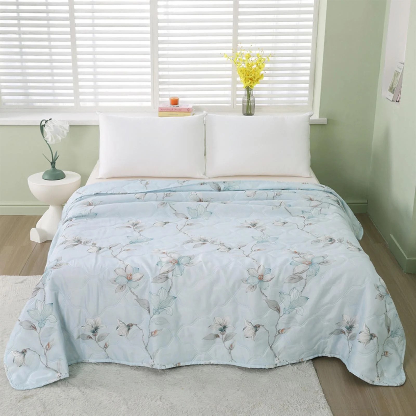 Cooling Magnolia Lightweight Summer Quilt – Breathable Soft Comforter for Bed, Sofa & Travel