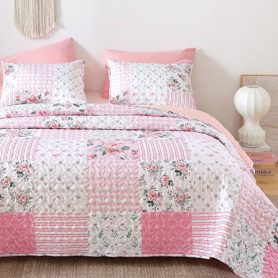3-Piece Pink Patchwork Floral Quilted Bedcover Set with Reversible Design for All Seasons