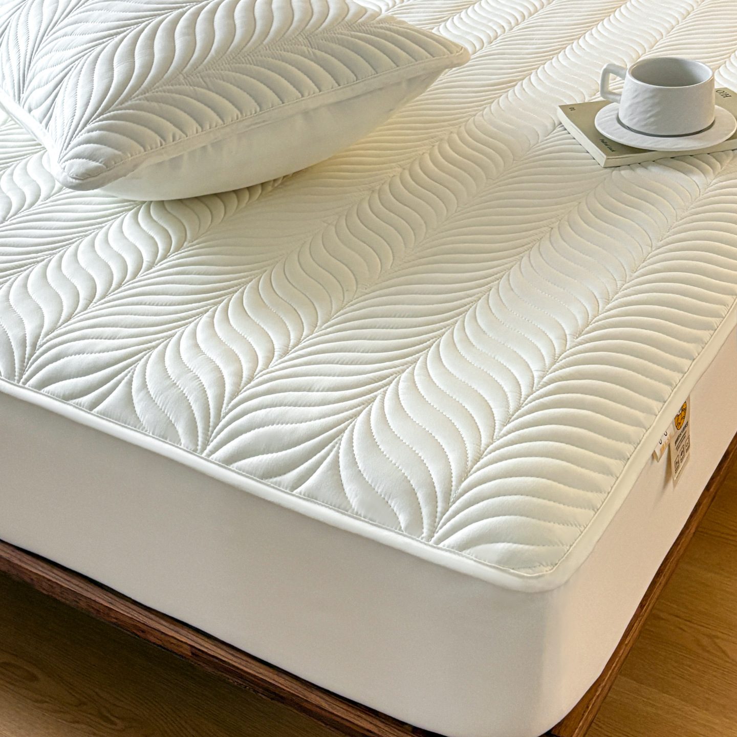 Waterproof Fitted Mattress Protector – Soft Microfiber Secure Bed Cover