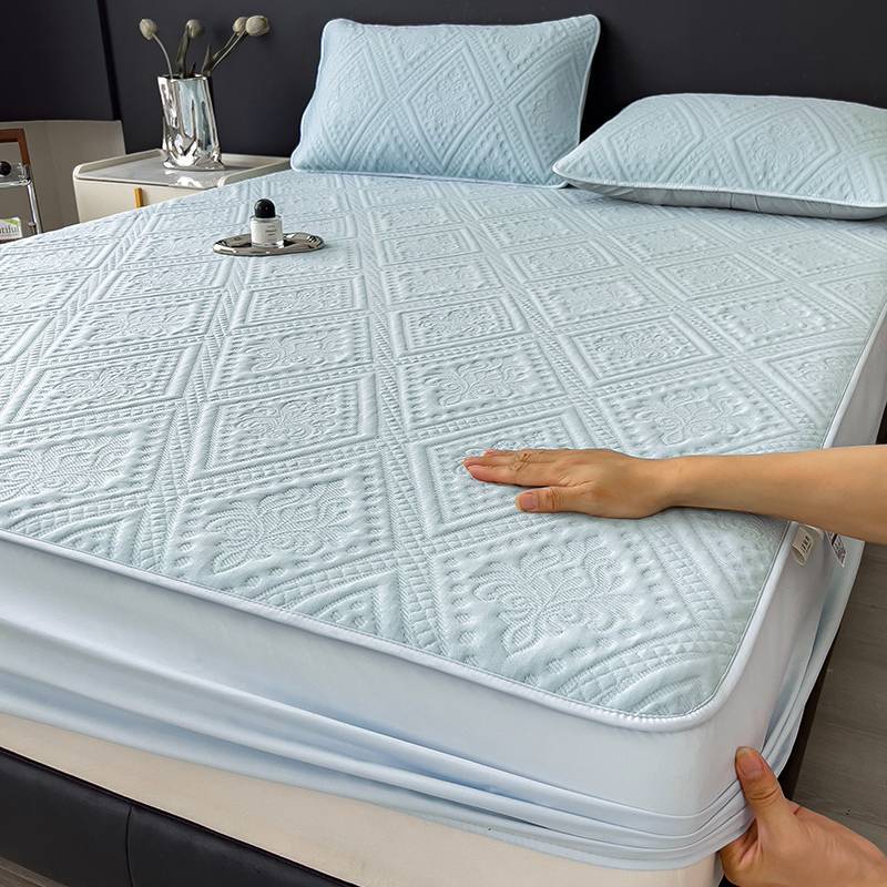 Diamond Floral Waterproof Fitted Mattress Protector – 360° Soft Microfiber Bed Cover