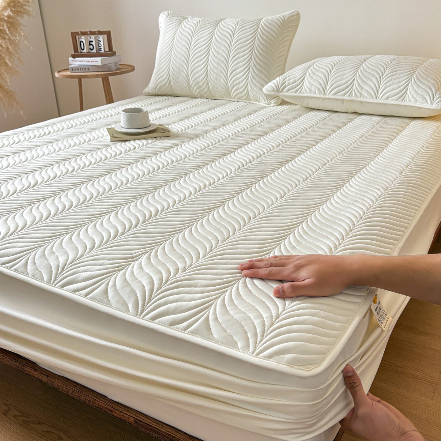 Waterproof Fitted Mattress Protector – Soft Microfiber Secure Bed Cover