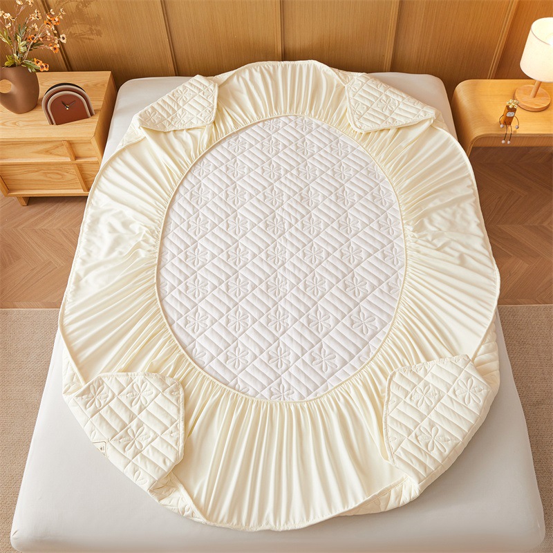 Lucky Flower Waterproof Fitted Mattress Protector – 360° Soft Microfiber Bed Cover